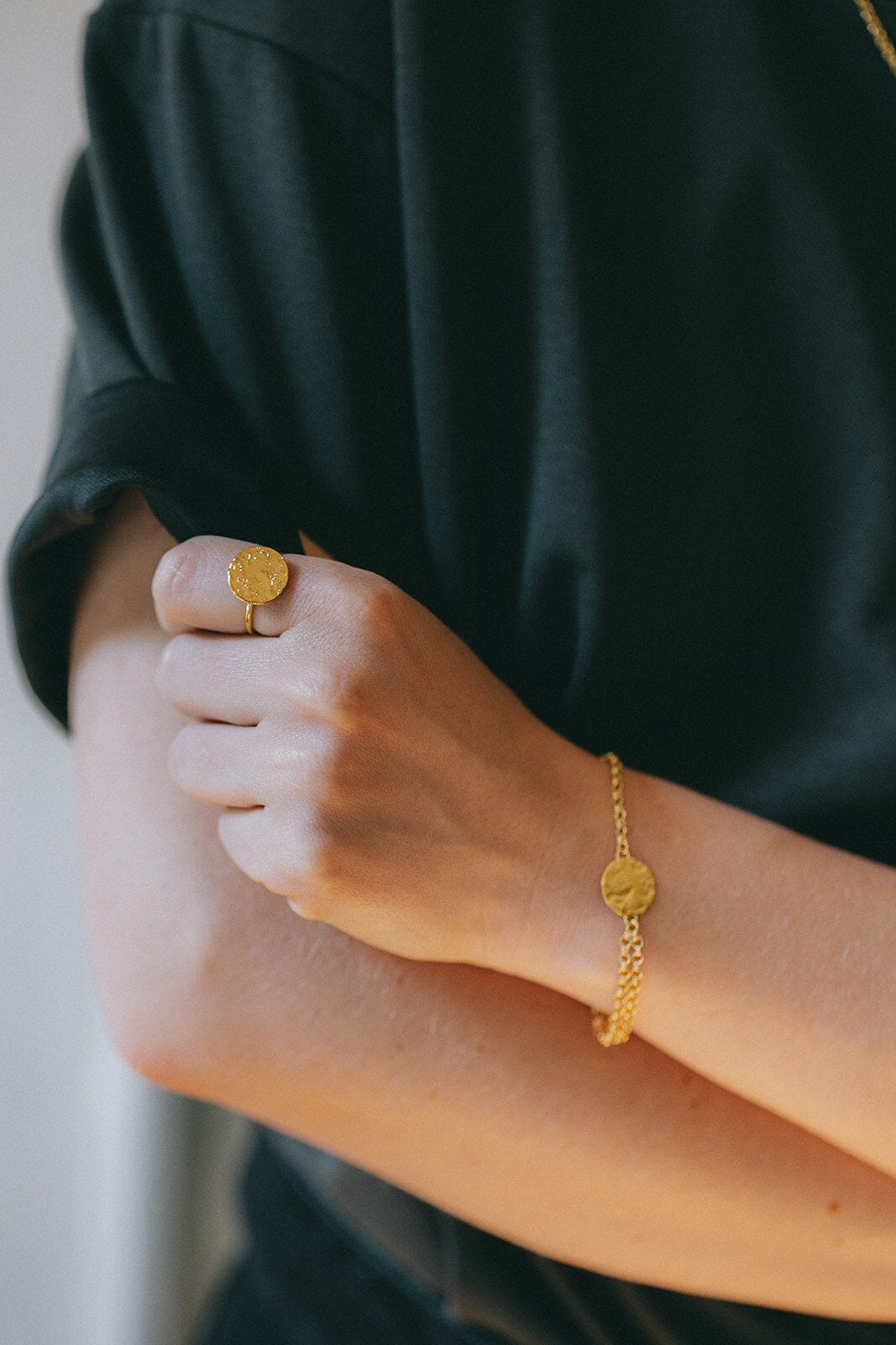 Bague Hestia Or Rond Martelé Ajustable Bagues Monsieur Simone