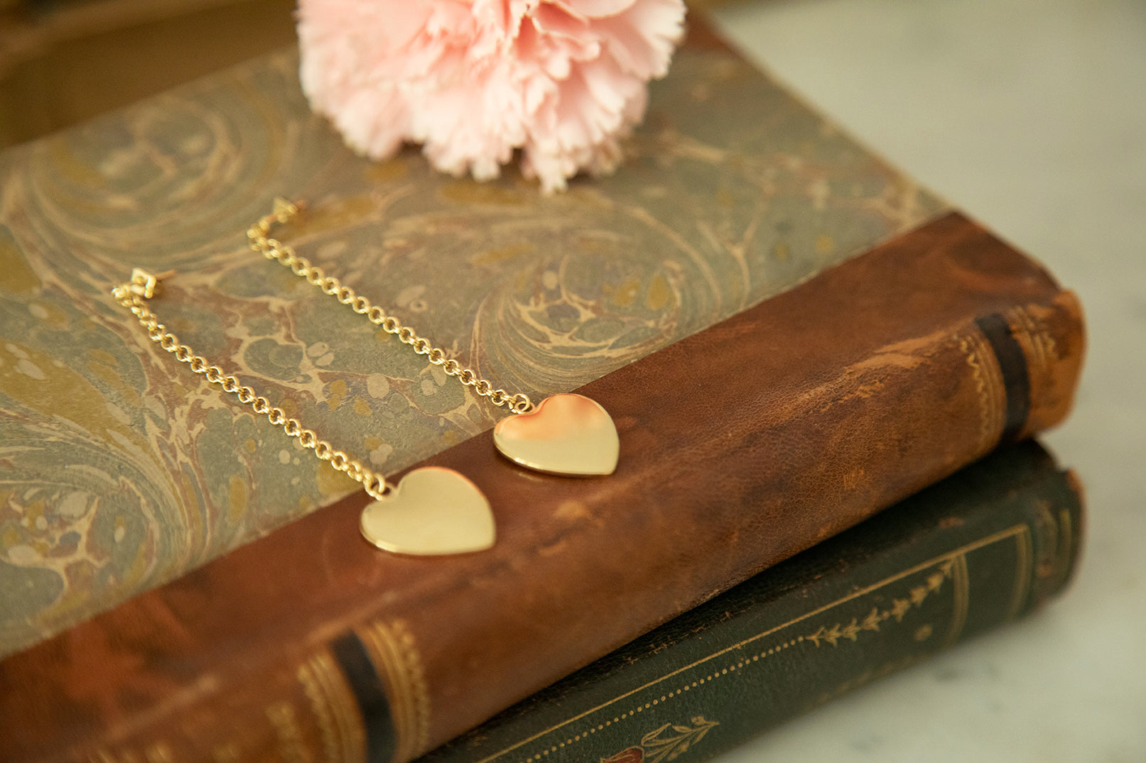 Boucles d'Oreilles Pendantes Aphrodite Or Coeur Boucles d'Oreilles Monsieur Simone
