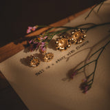 Boucles d'Oreilles Puces Théia Or Fleurs Boucles d'Oreilles Monsieur Simone