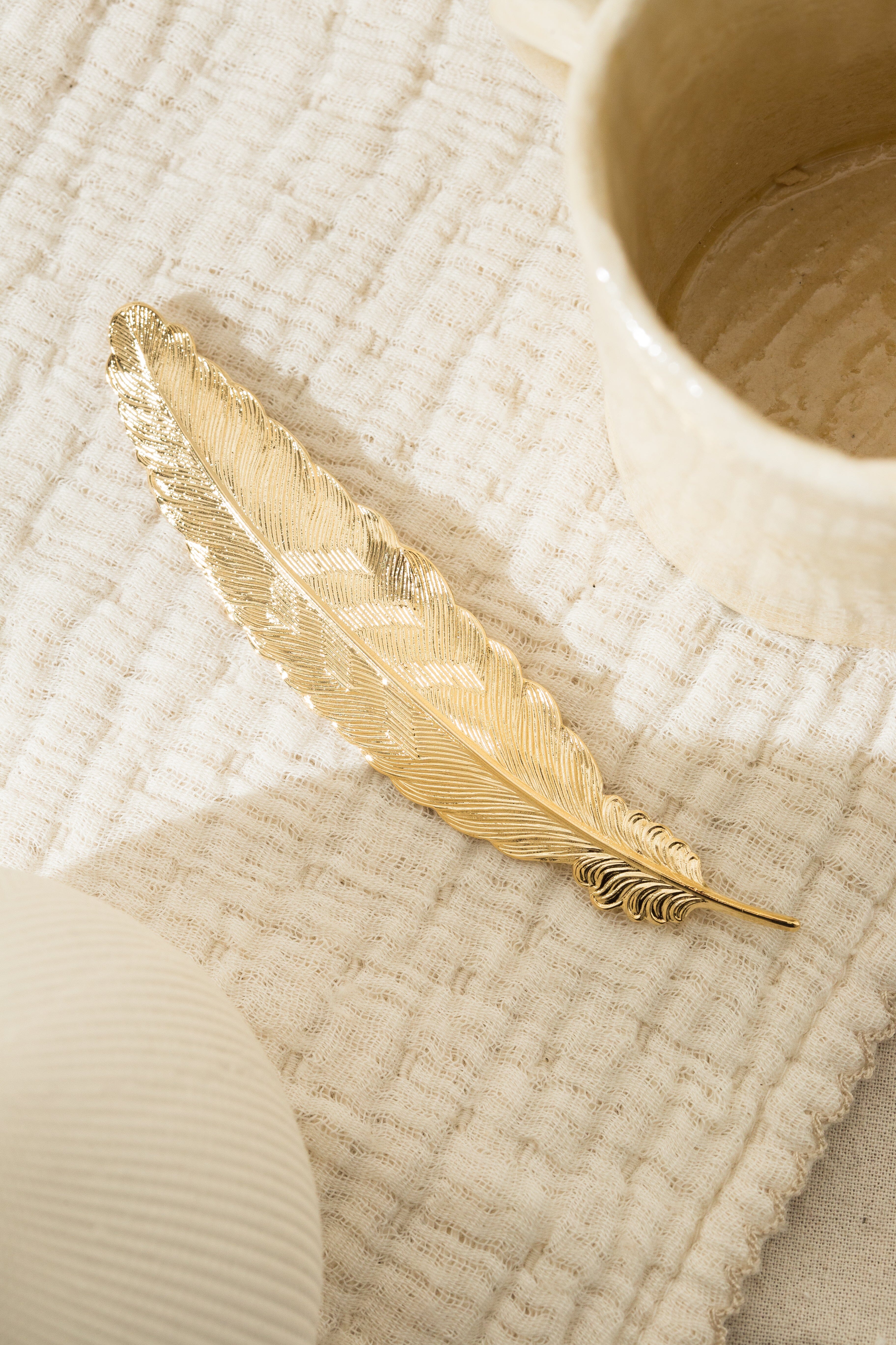 Broche Phébé Or Plume Accessoires Monsieur Simone