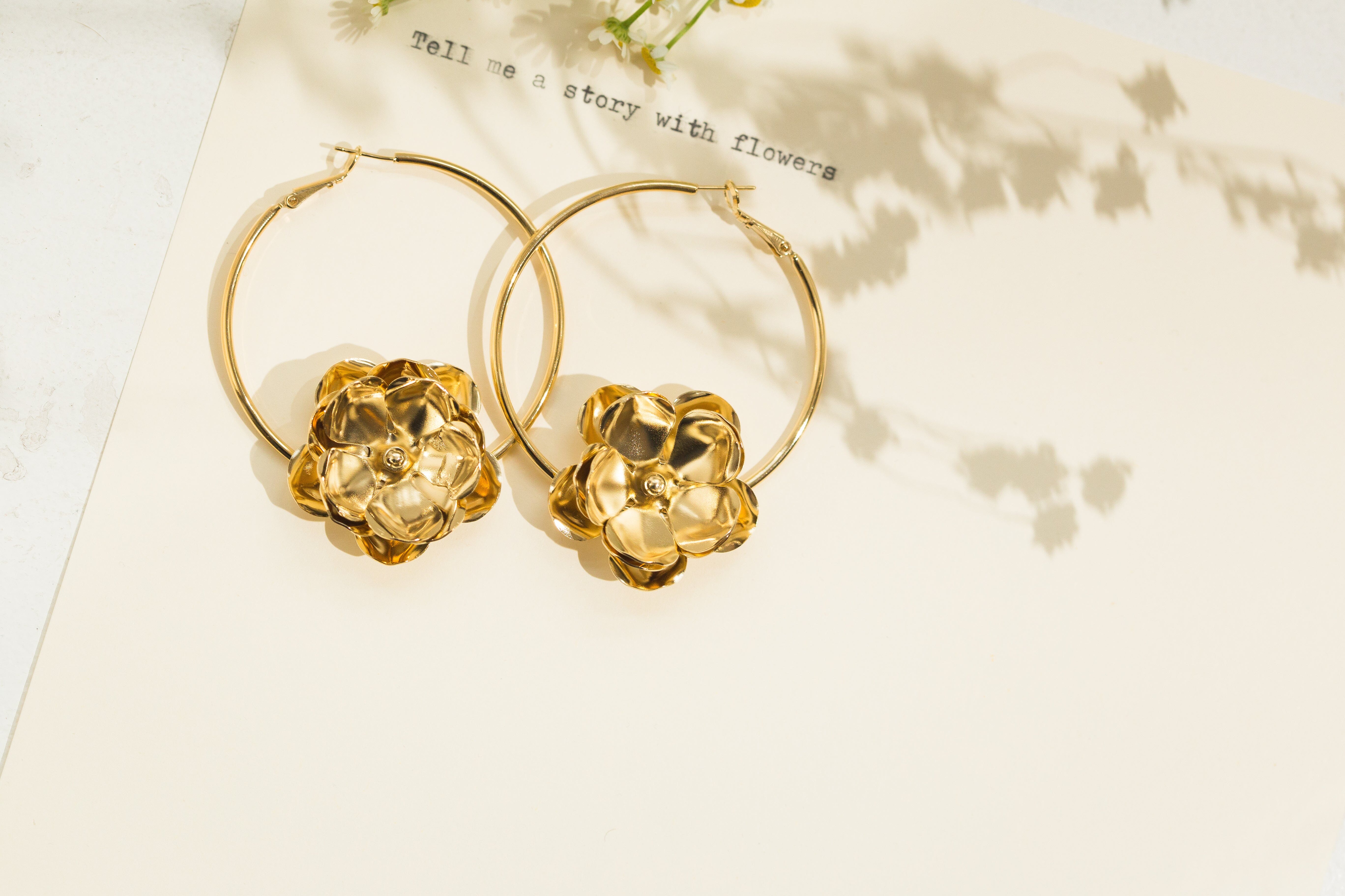 Créoles Aglaé Or Fleur Boucles d'Oreilles Monsieur Simone