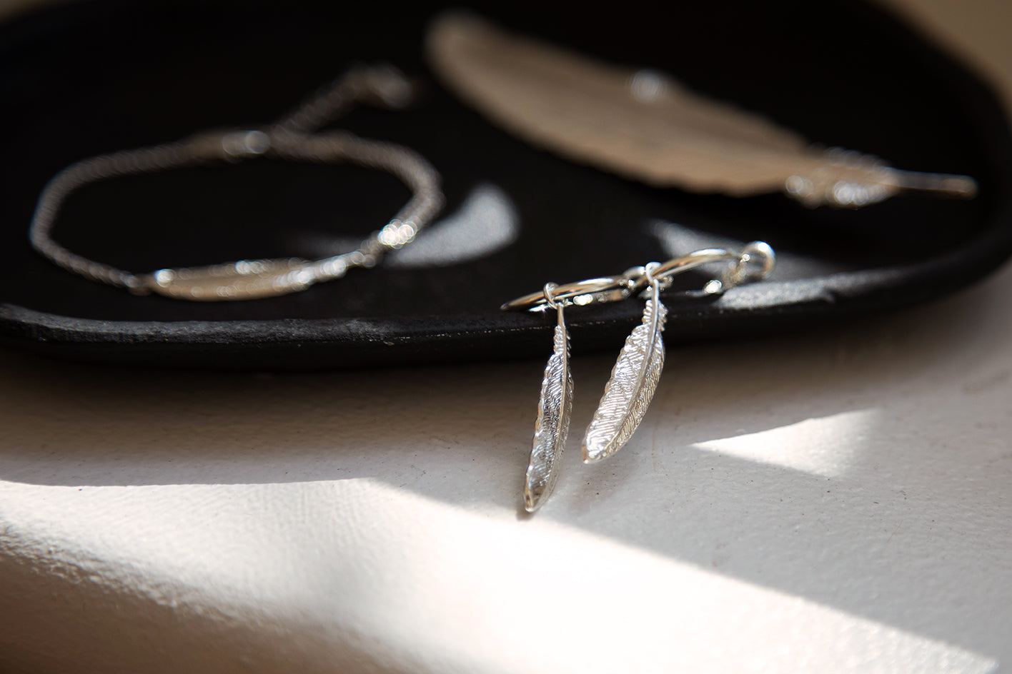 Mini Créoles Phébé Argent Plumes Boucles d'Oreilles Monsieur Simone