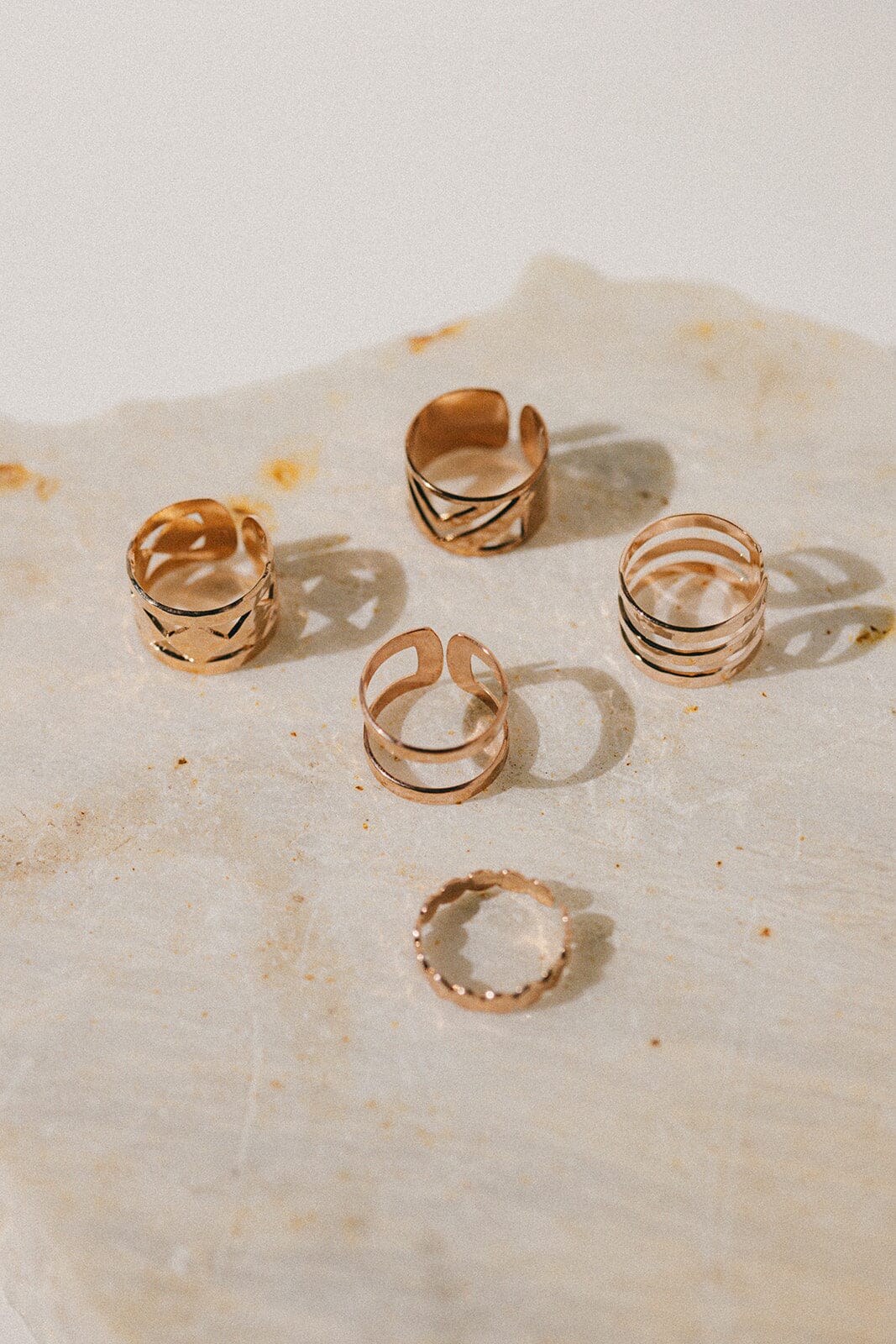 Bague Eliott Or Rose Martelée Ajustable Bagues Monsieur Simone