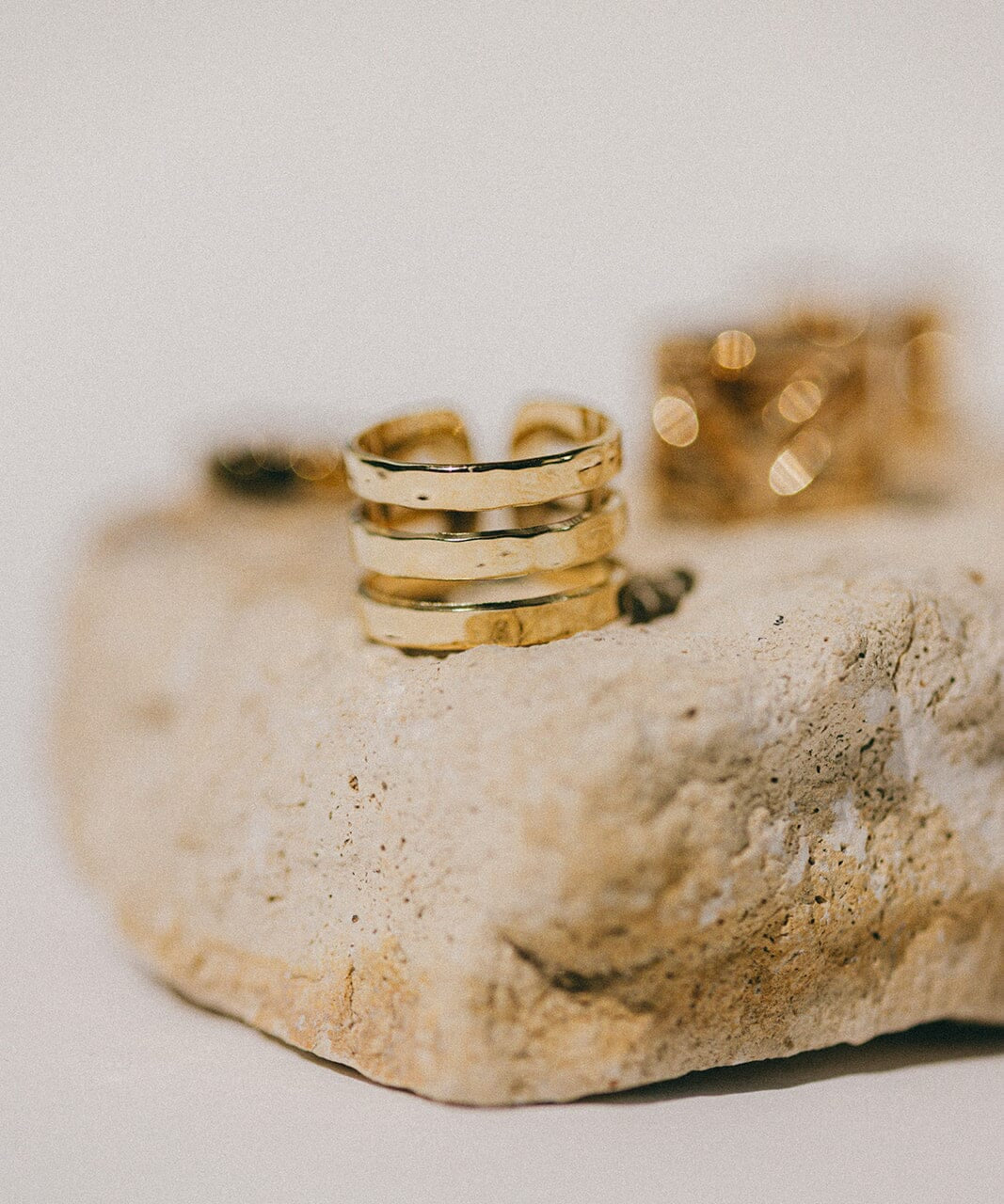 Bague Enzo Or Martelée Ajustable Bagues Monsieur Simone