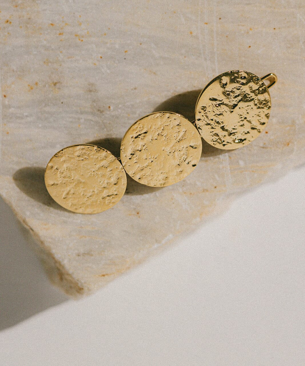 Barrette Hestia Or Ronds Martelés Accessoires Monsieur Simone