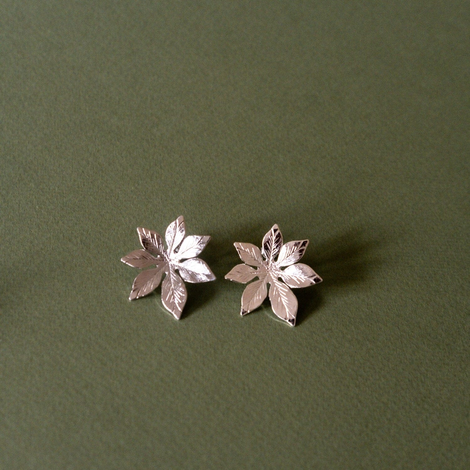 Boucles d'Oreilles Puces Chloris Argent Fleurs Boucles d'Oreilles Monsieur Simone