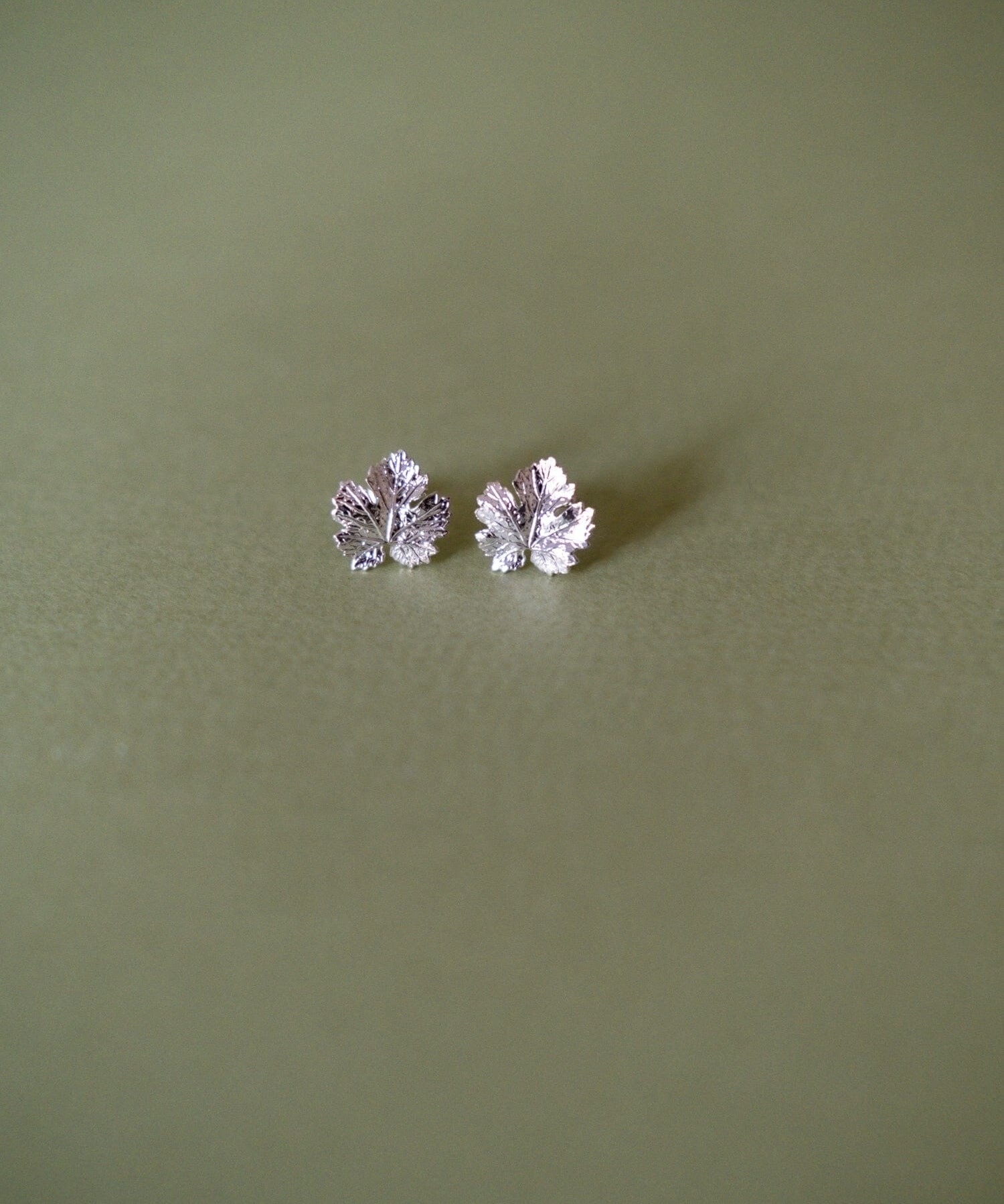 Boucles d'Oreilles Puces Héra Argent Feuilles Boucles d'Oreilles Monsieur Simone