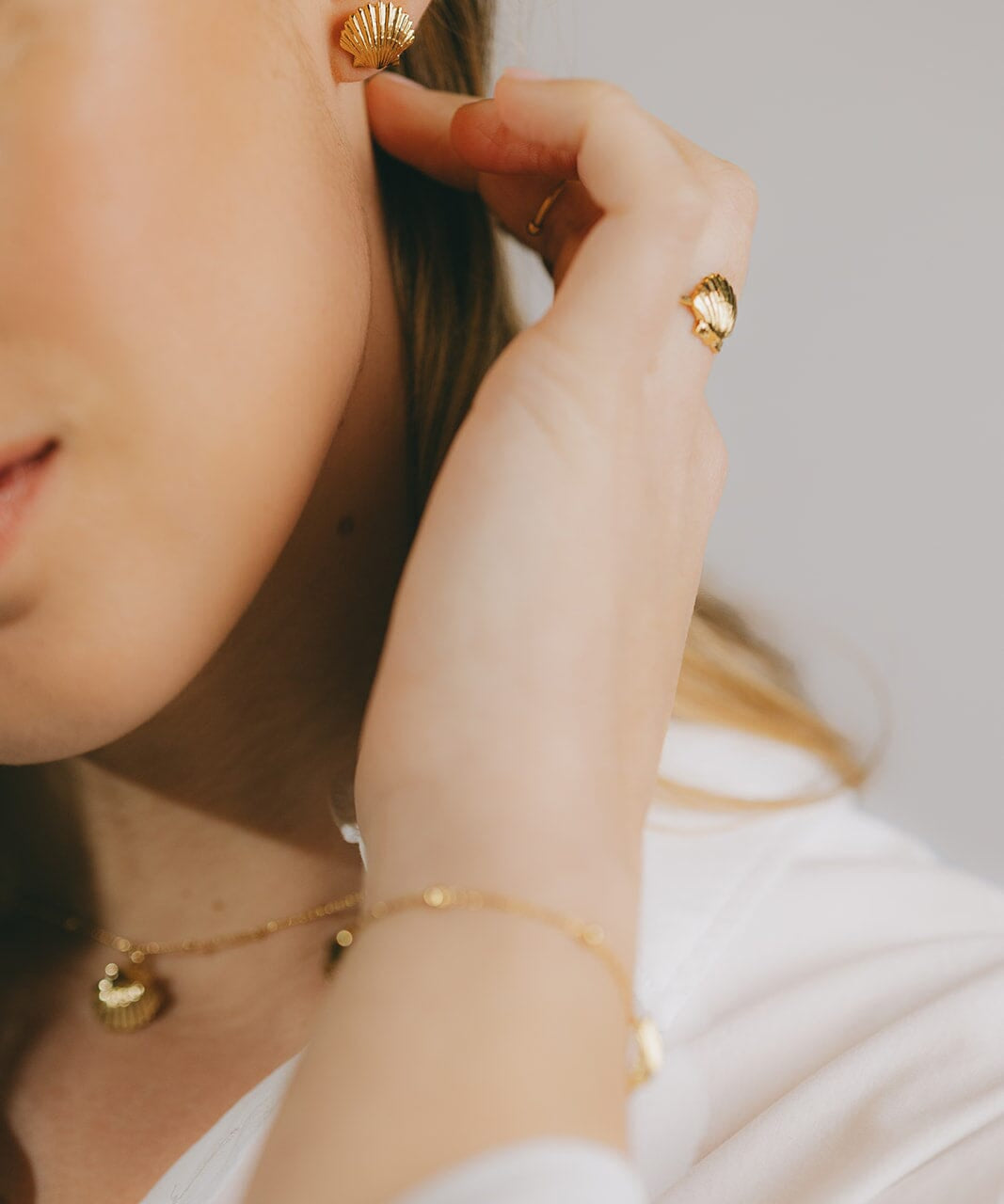 Boucles d'Oreilles Puces Nérée Or Coquillages Boucles d'Oreilles Monsieur Simone