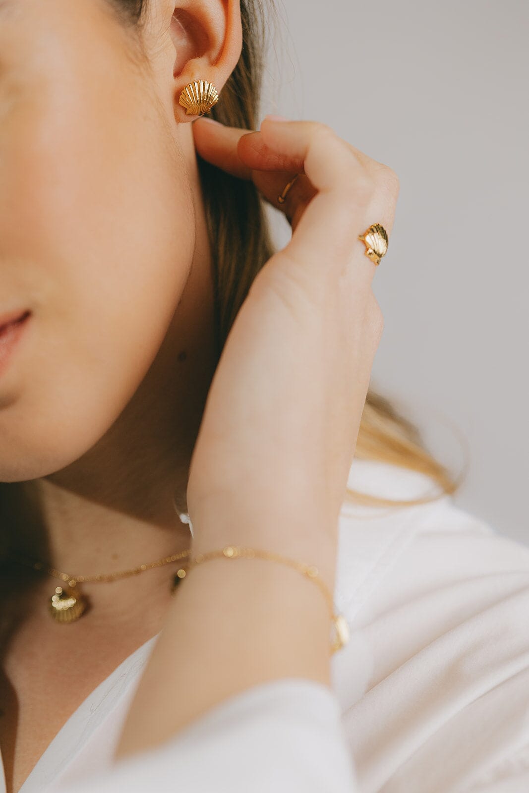 Boucles d'Oreilles Puces Nérée Or Coquillages Boucles d'Oreilles Monsieur Simone