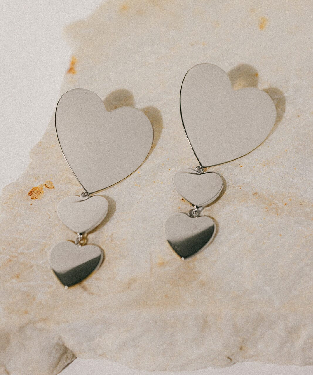 Boucles d'Oreilles Puces Pendantes Aphrodite Argent Coeurs Boucles d'Oreilles Monsieur Simone