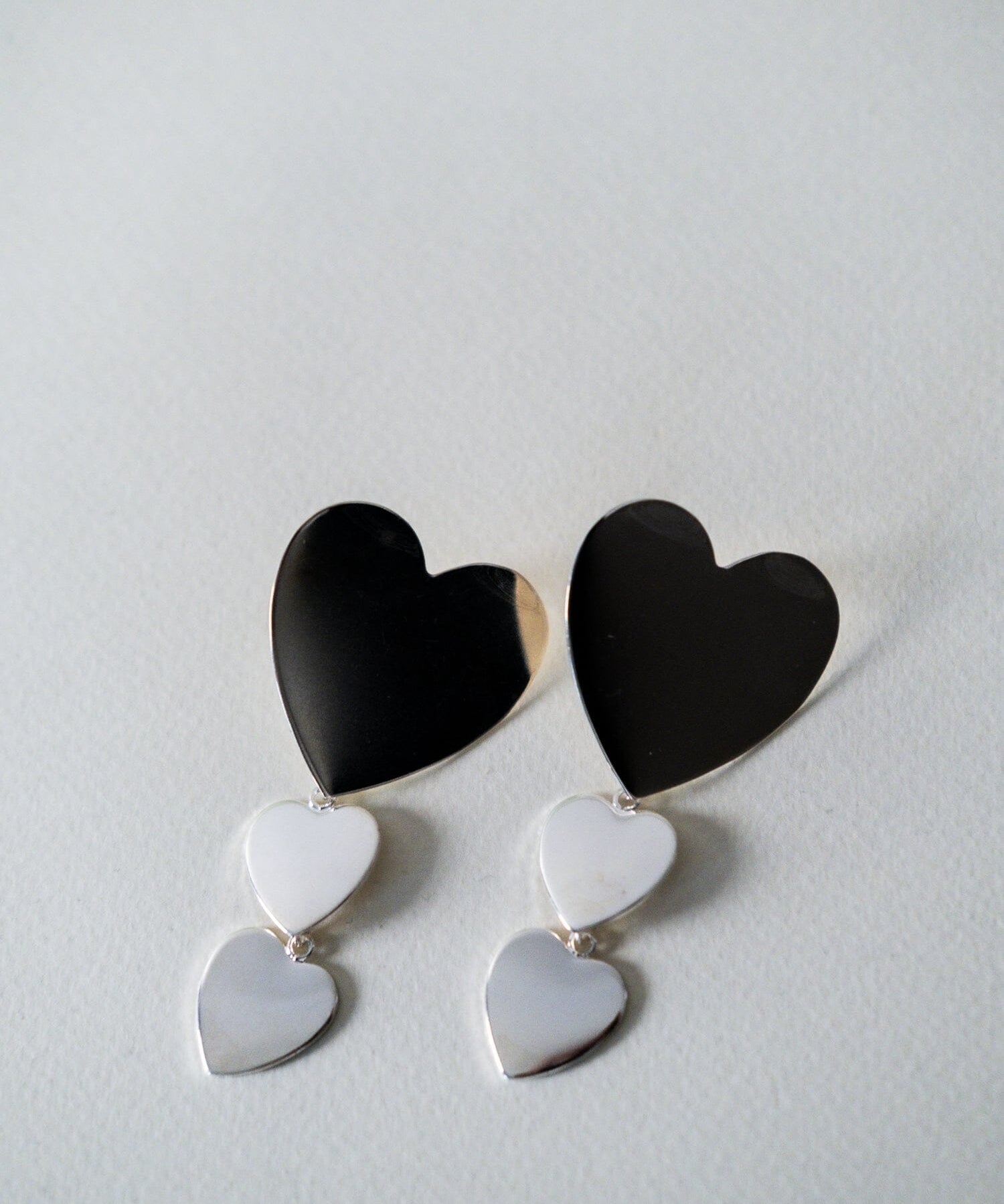 Boucles d'Oreilles Puces Pendantes Aphrodite Argent Coeurs Boucles d'Oreilles Monsieur Simone