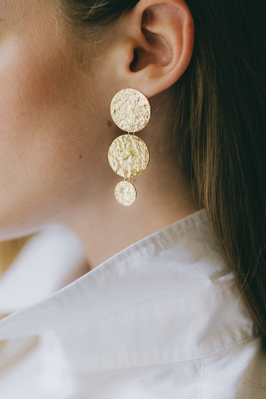 Boucles d'Oreilles Puces Pendantes Hestia Or Ronds Martelés Boucles d'Oreilles Monsieur Simone
