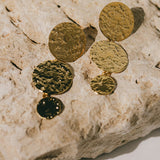 Boucles d'Oreilles Puces Pendantes Hestia Or Ronds Martelés Boucles d'Oreilles Monsieur Simone