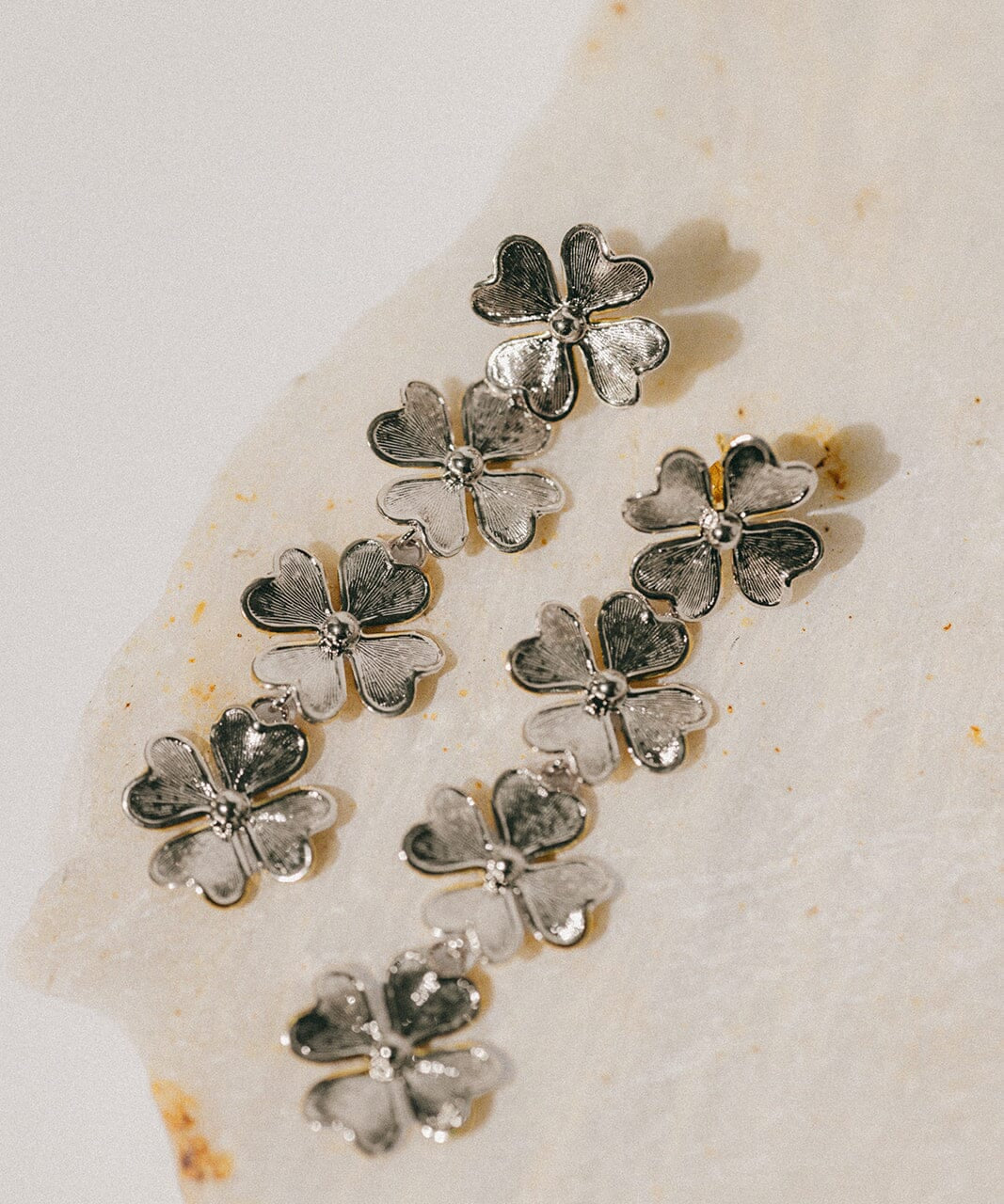 Boucles d'Oreilles Puces Pendantes Léon Argent Trèfles Boucles d'oreilles Monsieur Simone