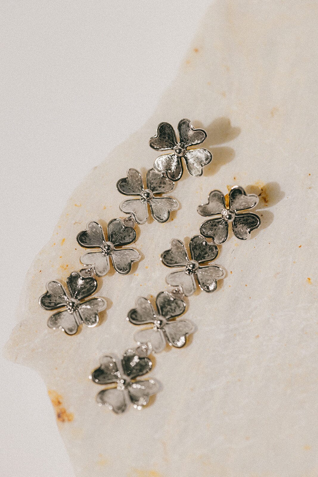 Boucles d'Oreilles Puces Pendantes Léon Argent Trèfles Boucles d'oreilles Monsieur Simone