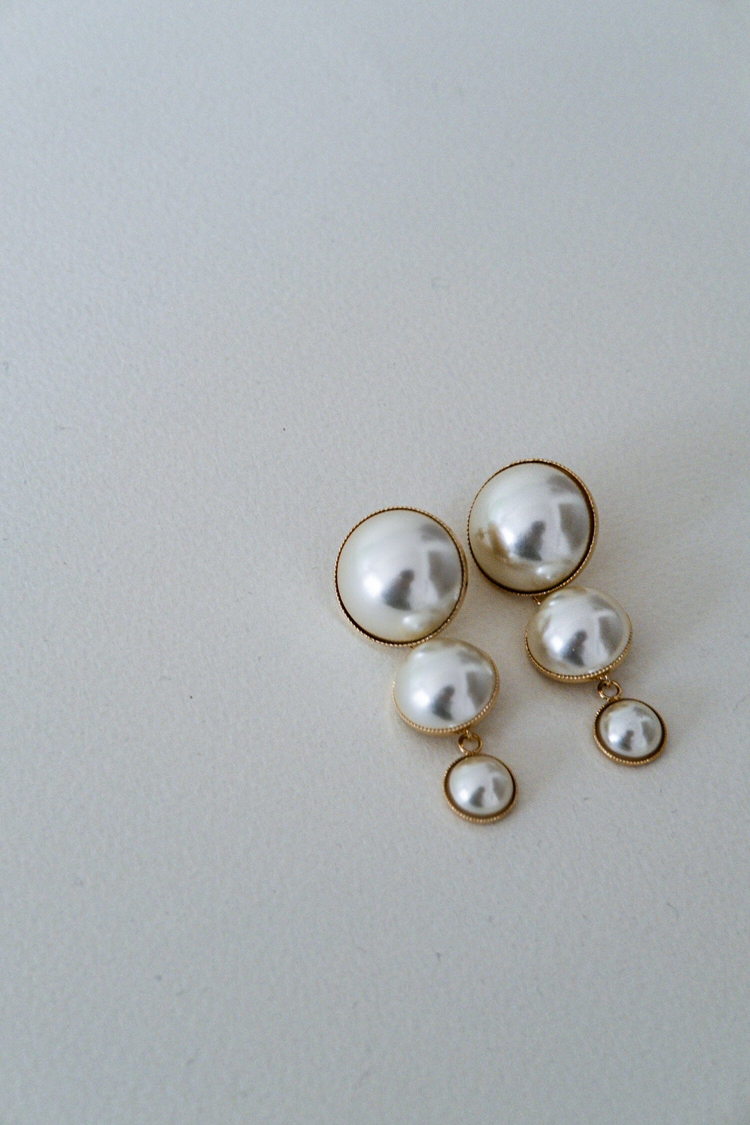 Boucles d'Oreilles Puces Pendantes Nélya Or Perles Boucles d'Oreilles Monsieur Simone