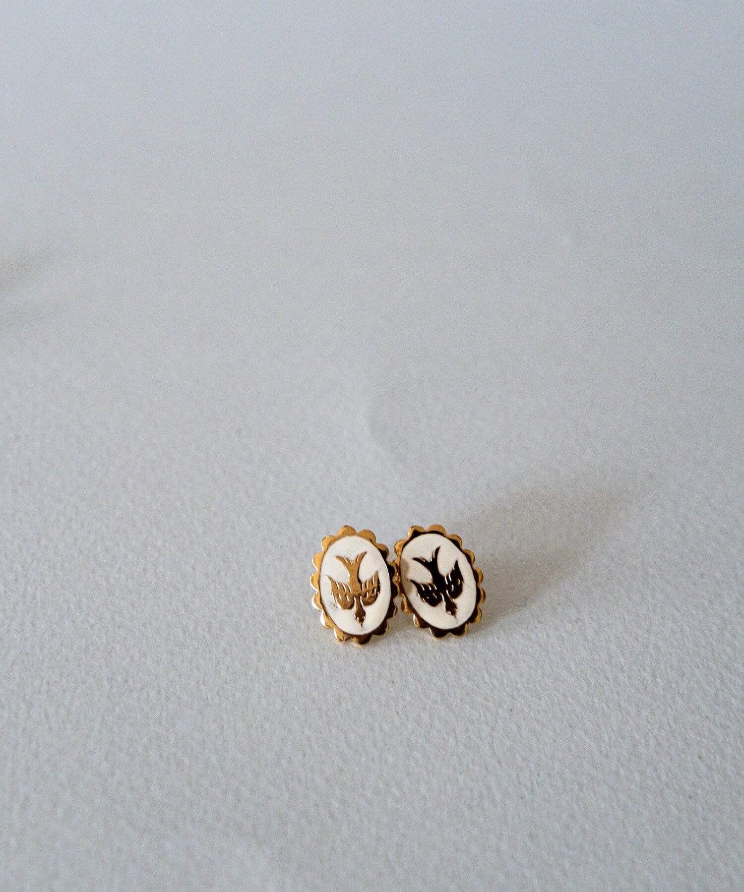 Boucles d'Oreilles Puces Thémis Colombes Or Ivoire Boucles d'Oreilles Monsieur Simone