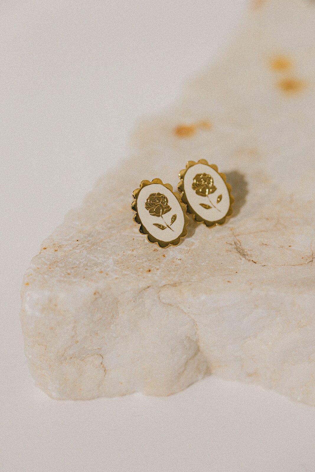 Boucles d'Oreilles Puces Thémis Fleurs Or Ivoire Boucles d'Oreilles Monsieur Simone