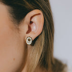 Boucles d'Oreilles Puces Thémis Fleurs Or Ivoire Boucles d'Oreilles Monsieur Simone