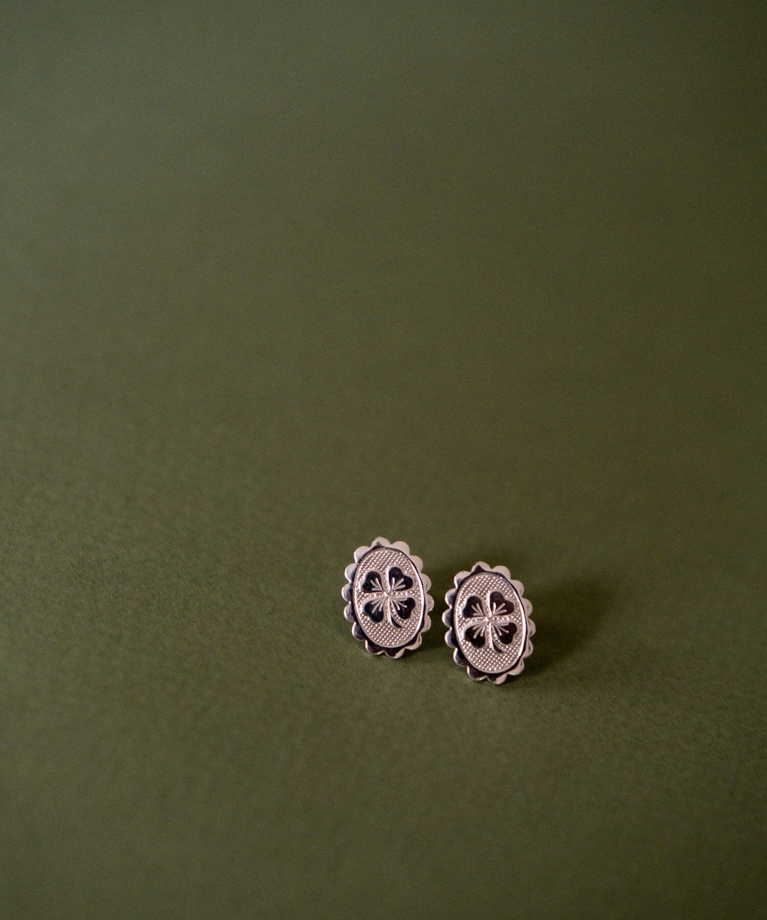 Boucles d'Oreilles Puces Thémis Trèfles Argent Boucles d'Oreilles Monsieur Simone