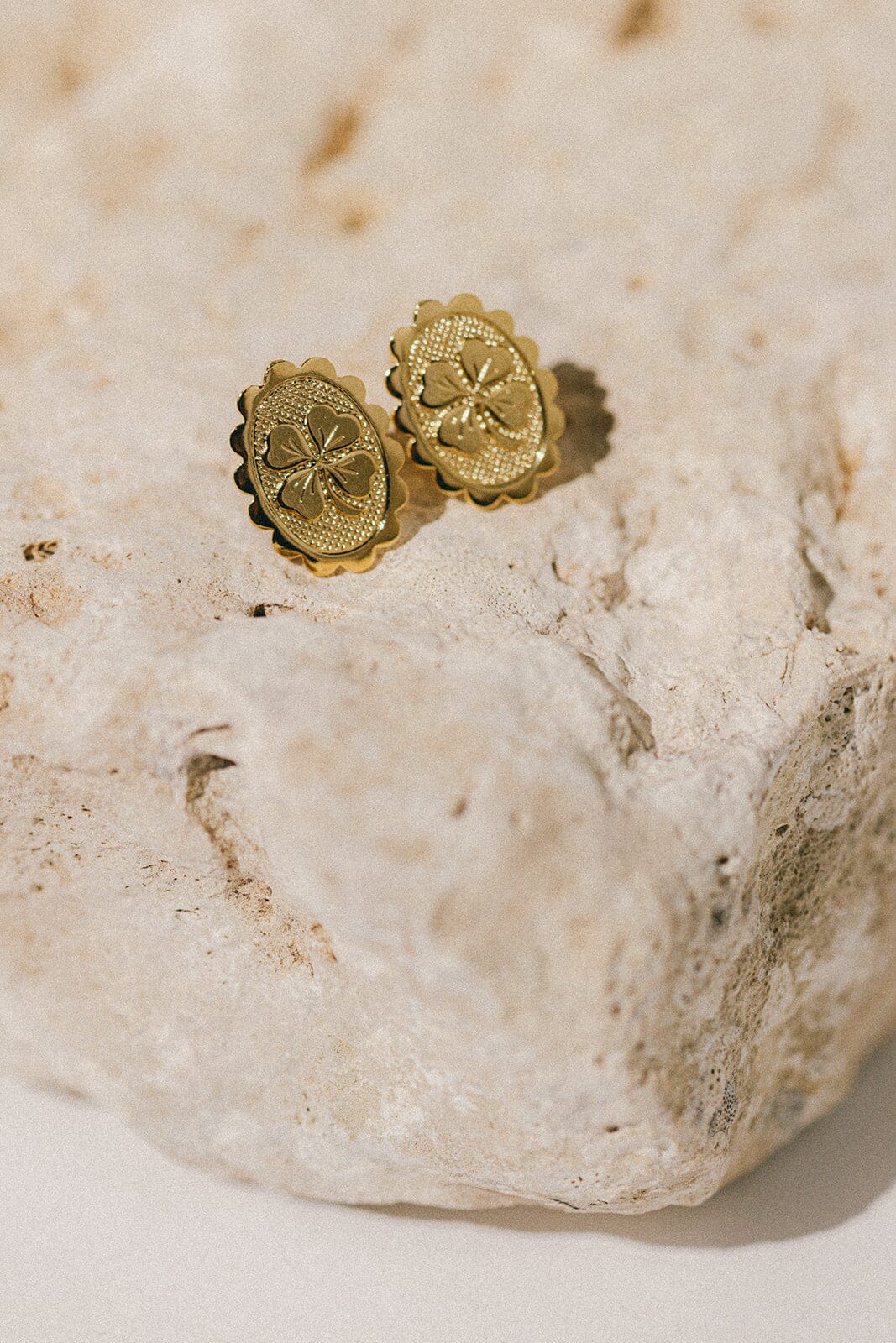 Boucles d'Oreilles Puces Thémis Trèfles Or Boucles d'Oreilles Monsieur Simone