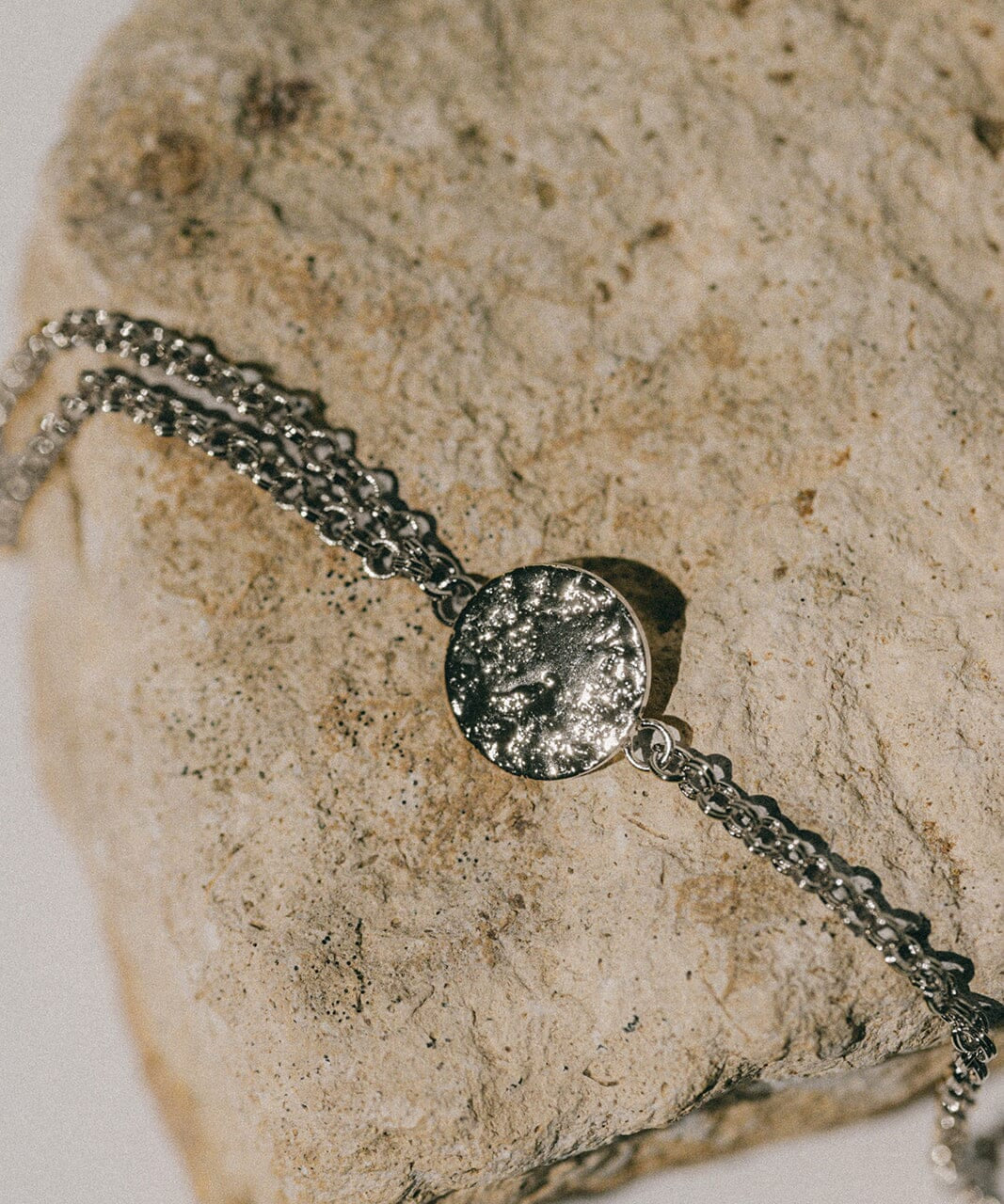 Bracelet Hestia Argent Rond Martelé Bracelets Monsieur Simone