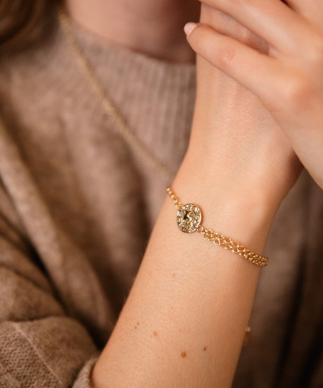 Bracelet Hestia Or Rond Martelé Bracelets Monsieur Simone