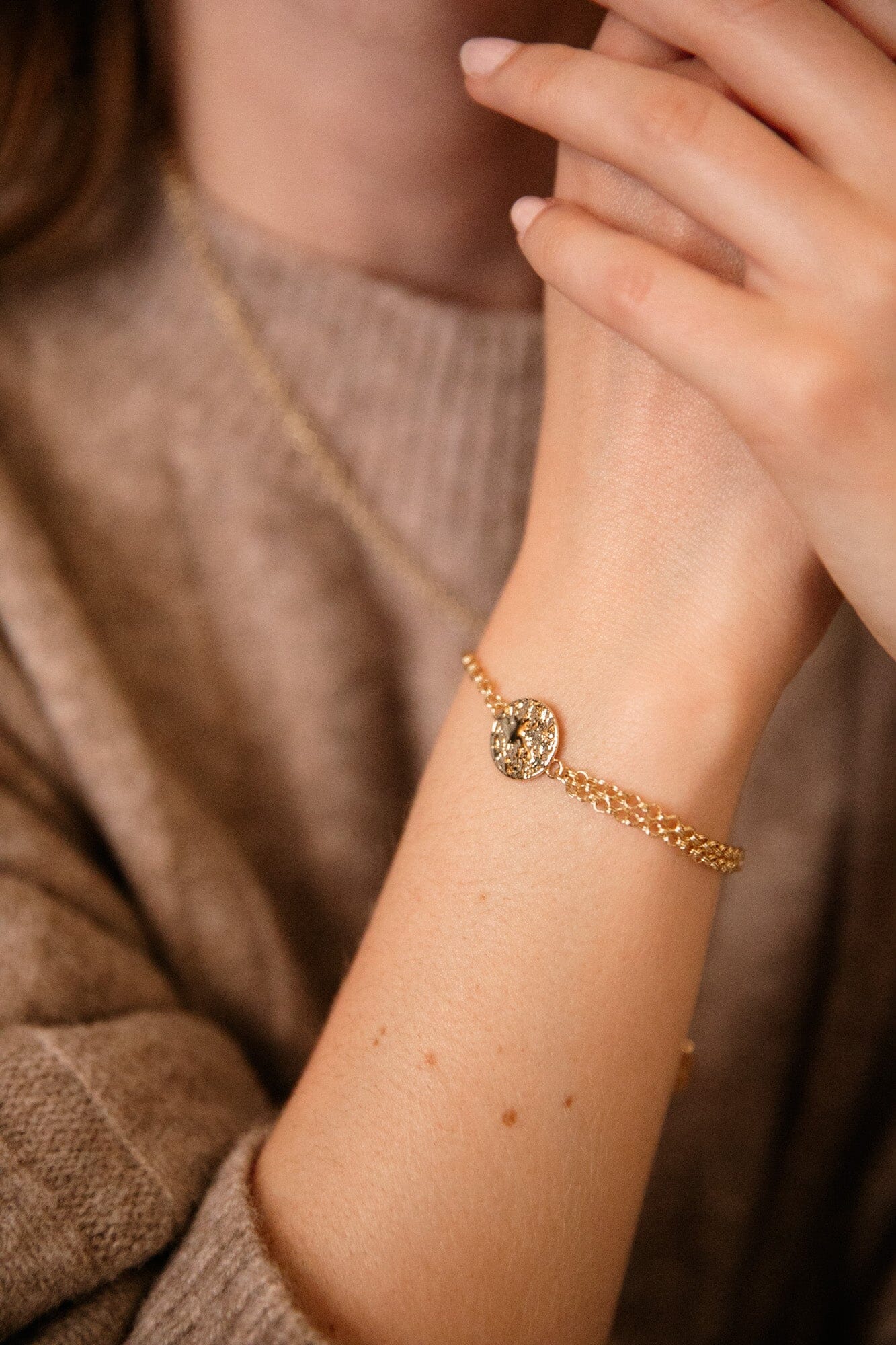 Bracelet Hestia Or Rond Martelé Bracelets Monsieur Simone
