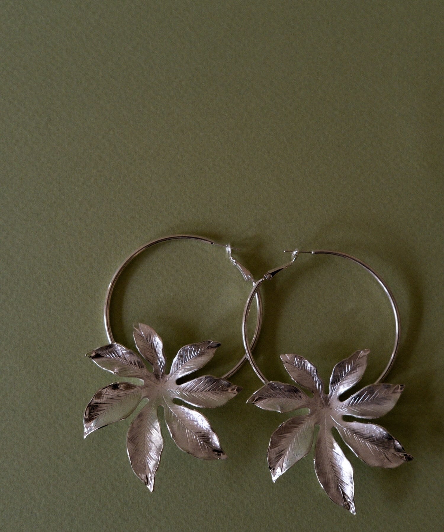 Créoles Chloris Argent Fleurs Boucles d'Oreilles Monsieur Simone