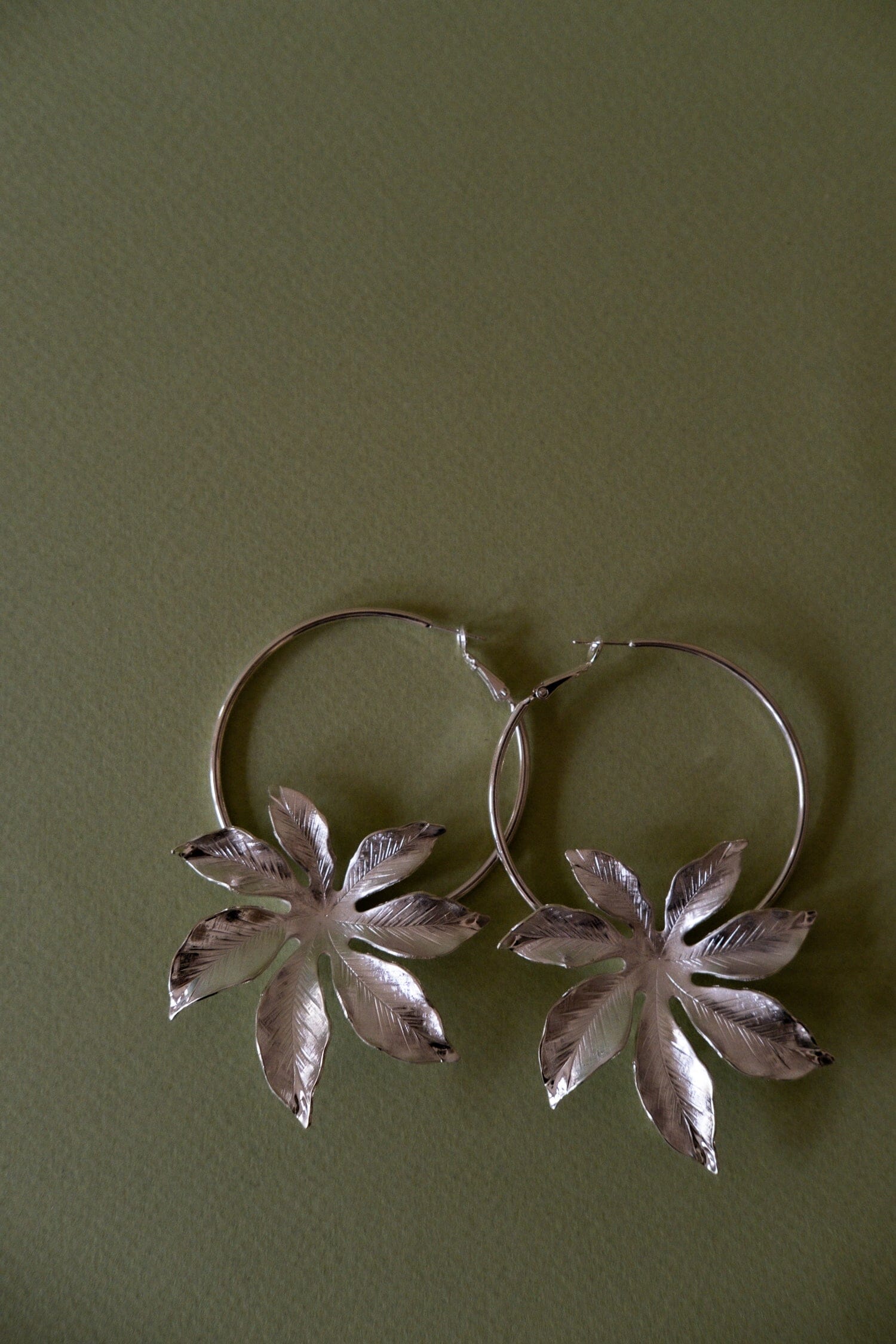 Créoles Chloris Argent Fleurs Boucles d'Oreilles Monsieur Simone