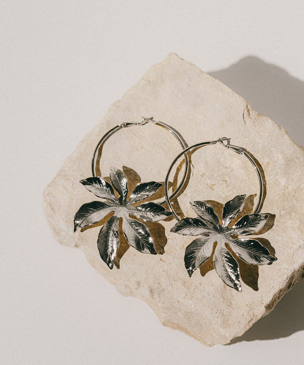 Créoles Chloris Argent Fleurs Boucles d'Oreilles Monsieur Simone