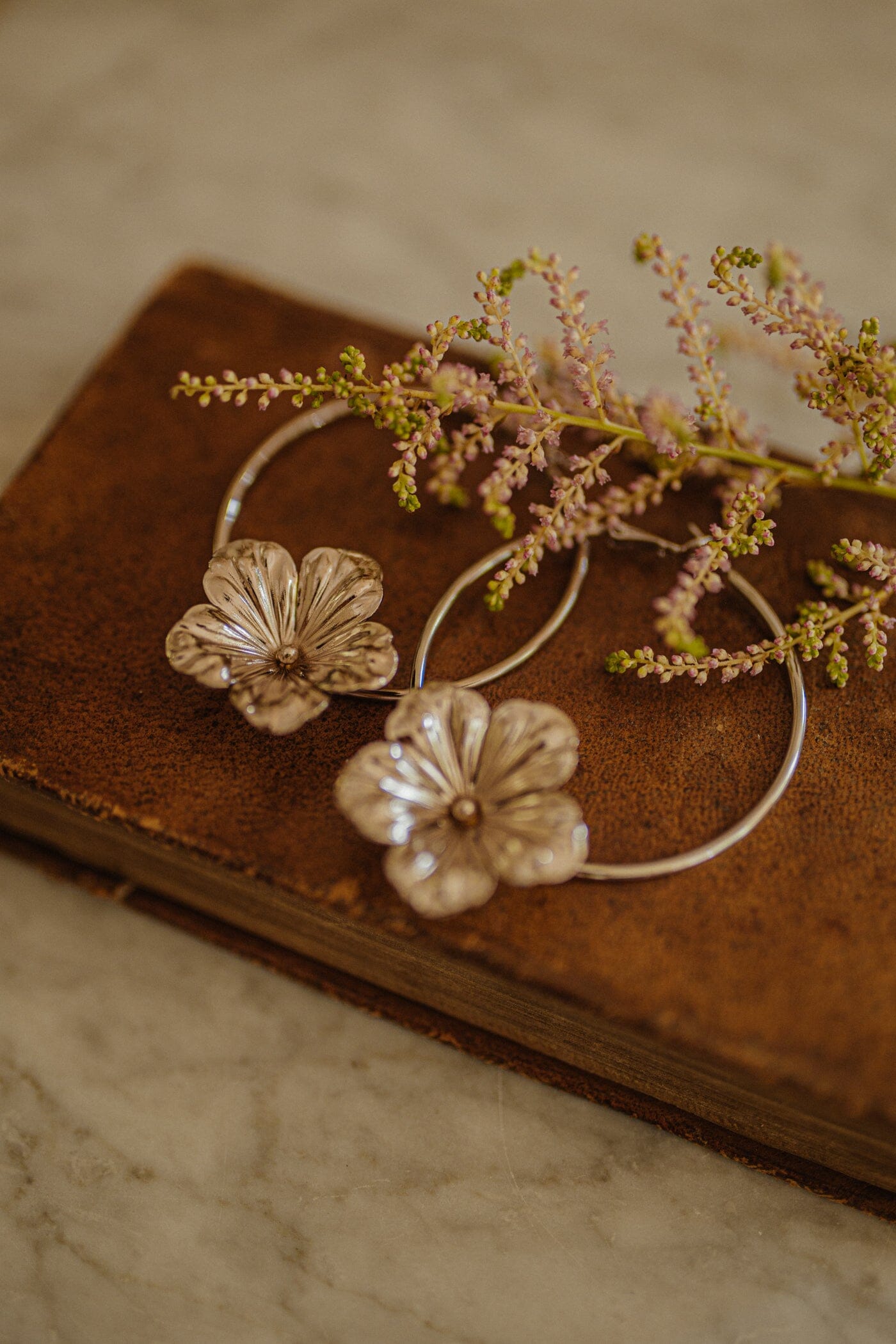 Créoles Gaïa Argent Fleurs Boucles d'Oreilles Monsieur Simone