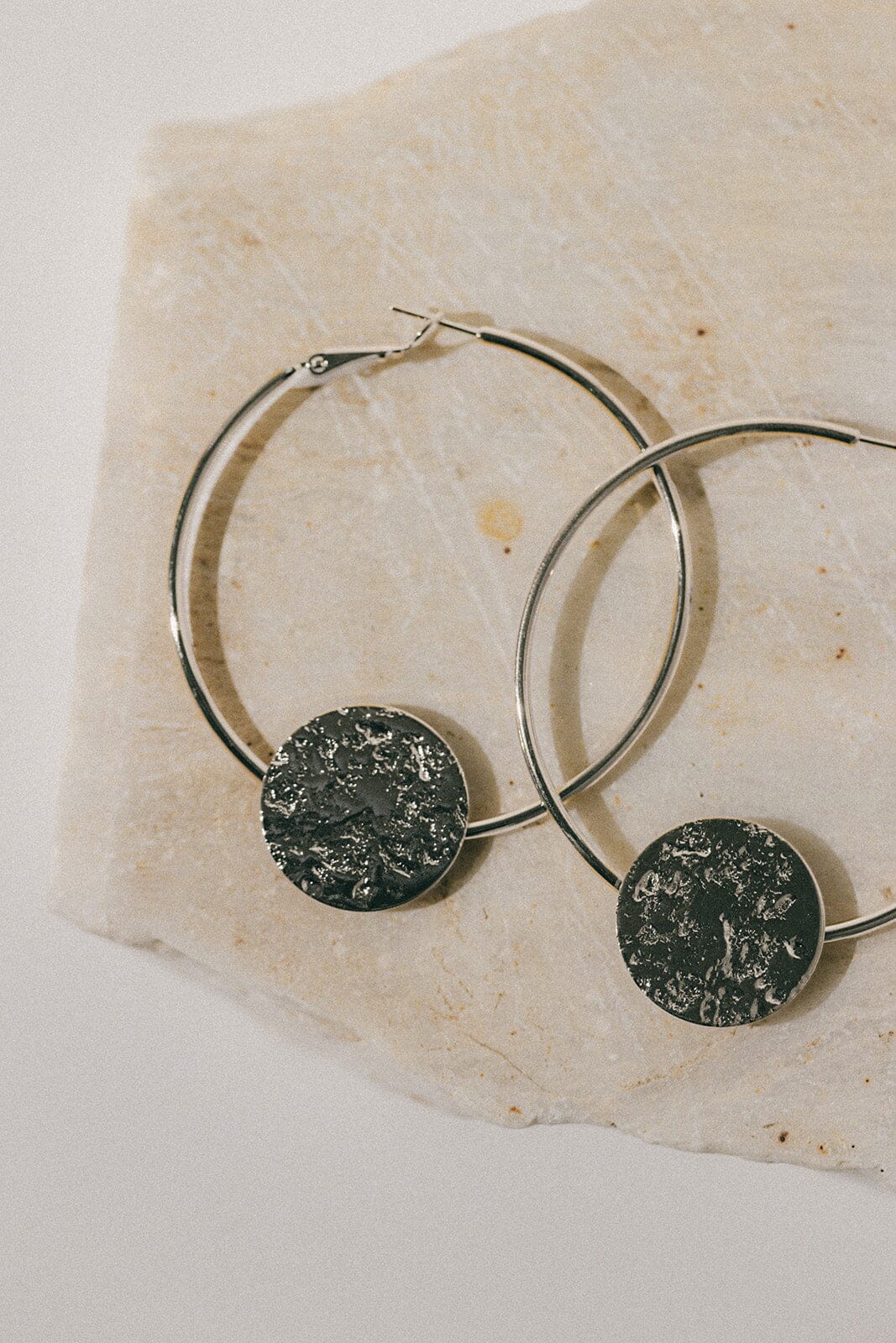 Créoles Hestia Argent Ronds Martelés Boucles d'Oreilles Monsieur Simone