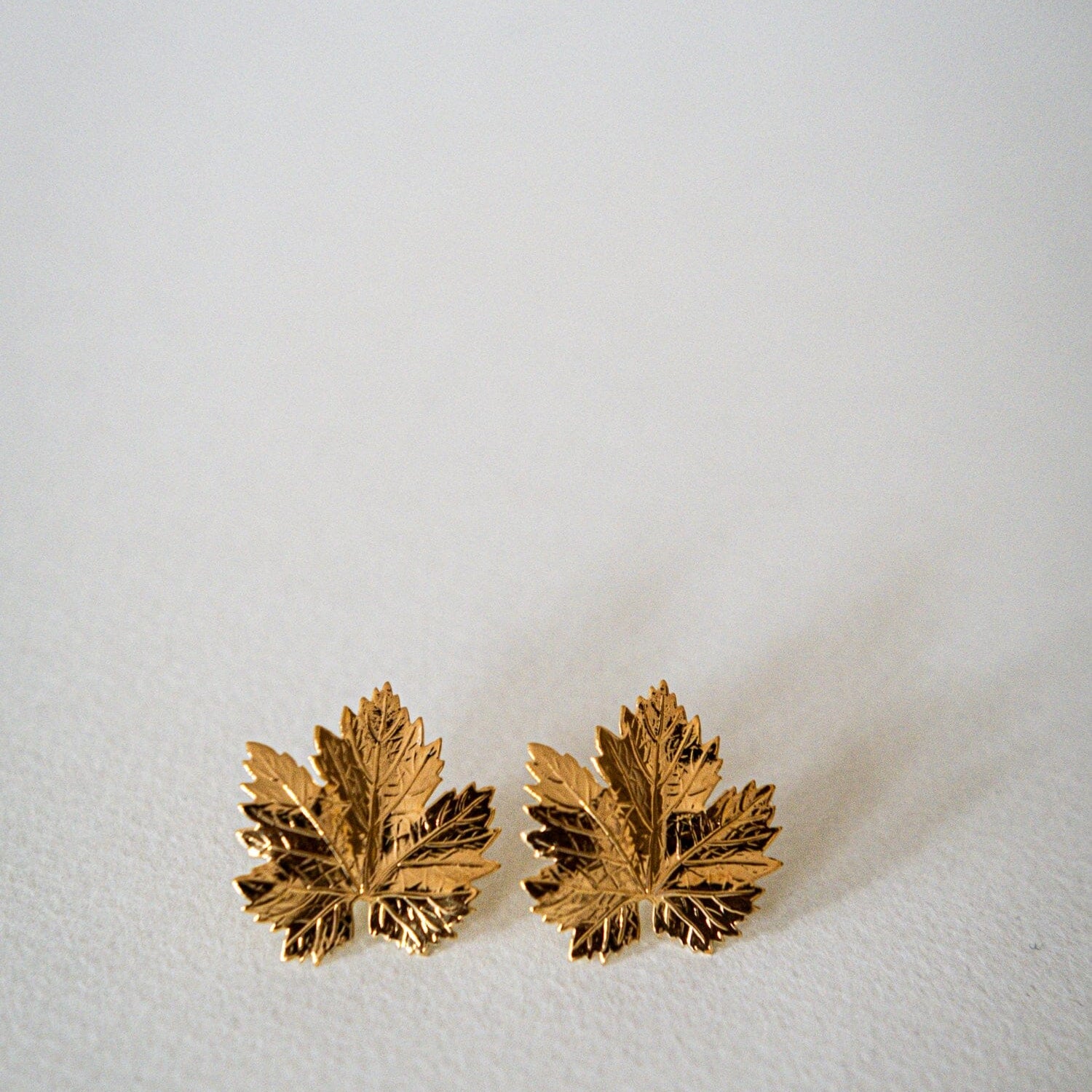 Maxi Boucles d'Oreilles Puces Héra Or Feuilles Boucles d'Oreilles Monsieur Simone