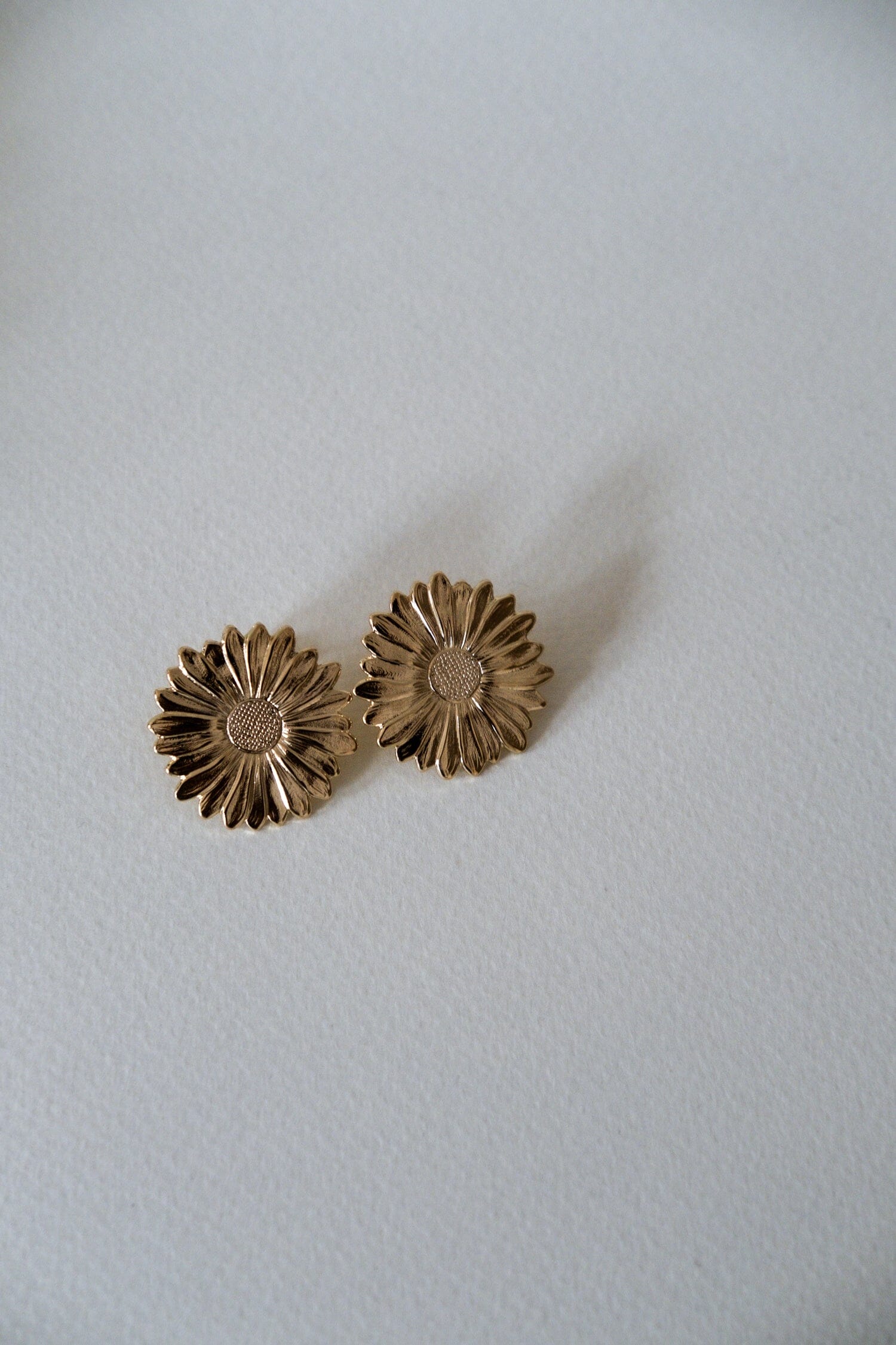 Maxi Boucles d'Oreilles Puces Maïa Or Fleurs Boucles d'Oreilles Monsieur Simone