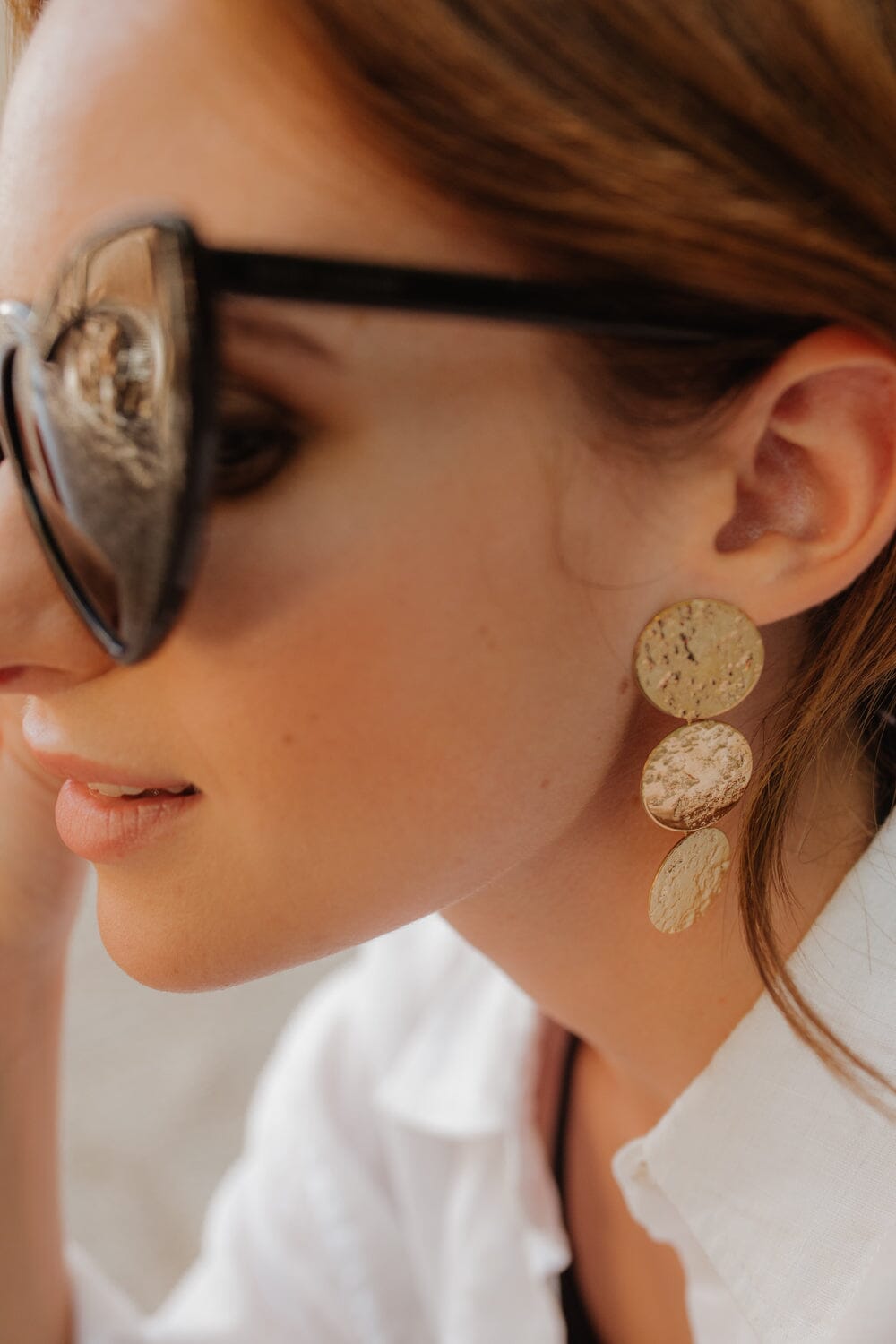 Maxi Boucles d'Oreilles Puces Pendantes Hestia Argent Ronds Martelés Boucles d'Oreilles Monsieur Simone