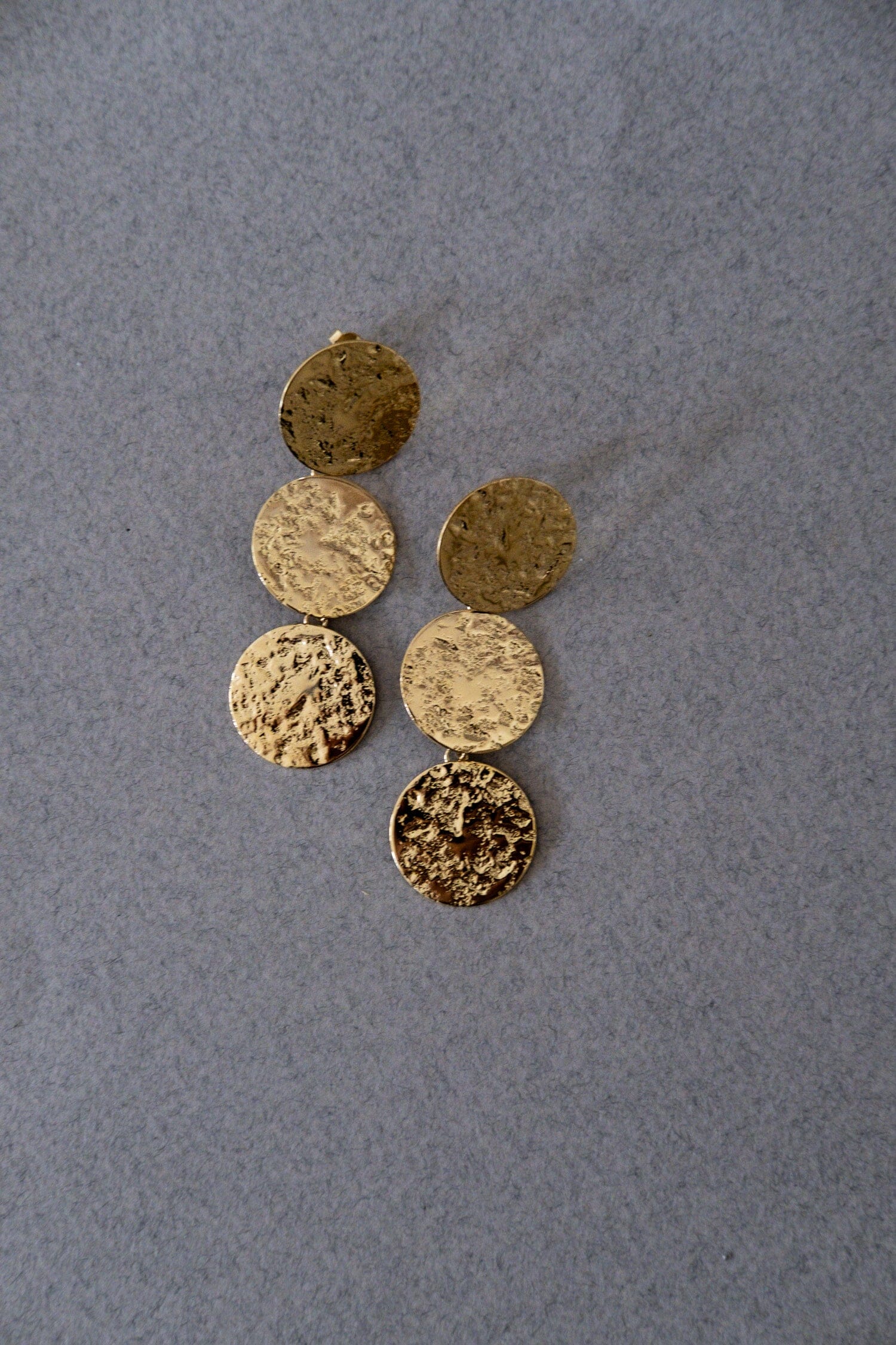 Maxi Boucles d'Oreilles Puces Pendantes Hestia Or Ronds Martelés Boucles d'Oreilles Monsieur Simone