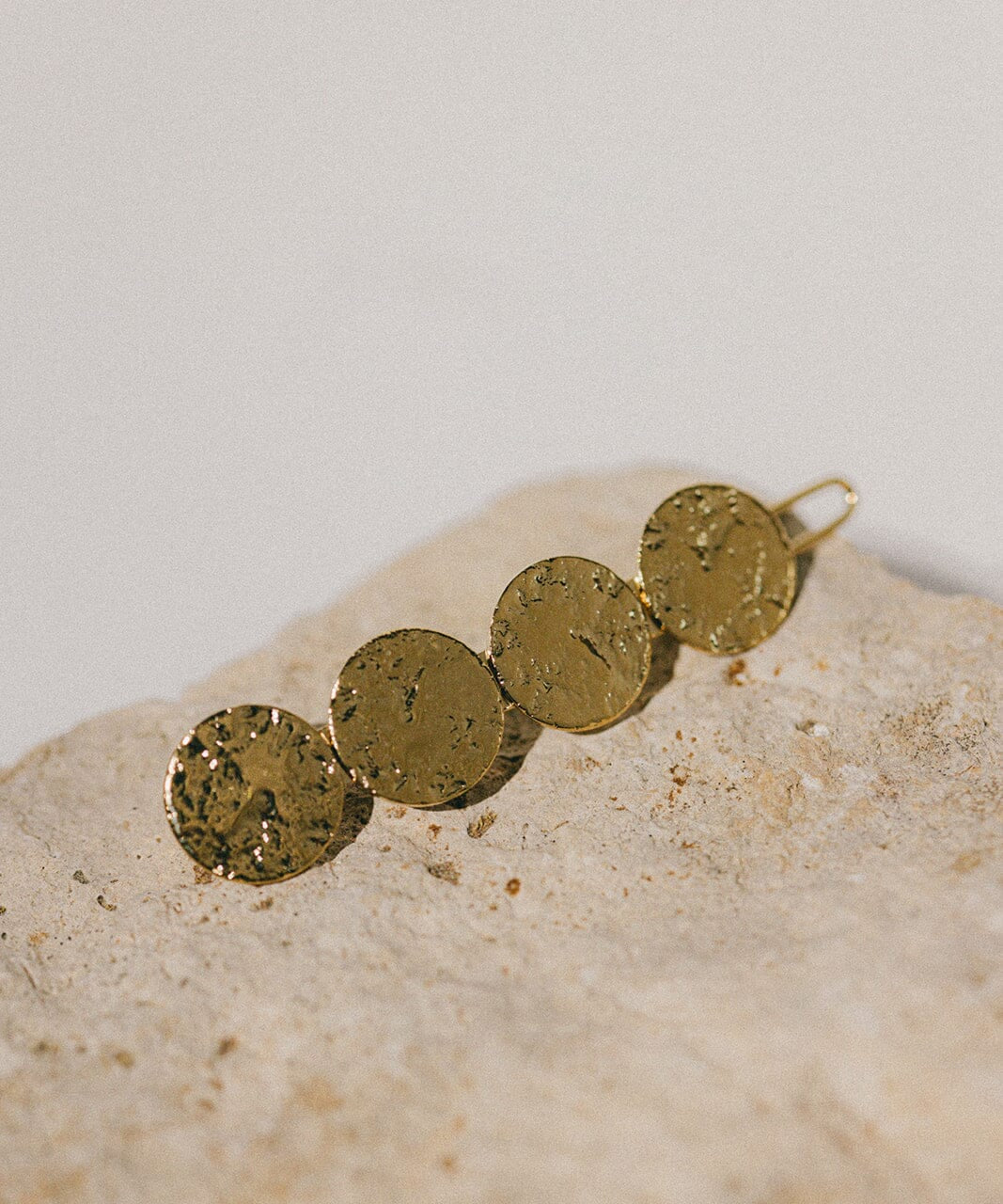 Mini Barrette Hestia Or Ronds Martelés Accessoires Monsieur Simone