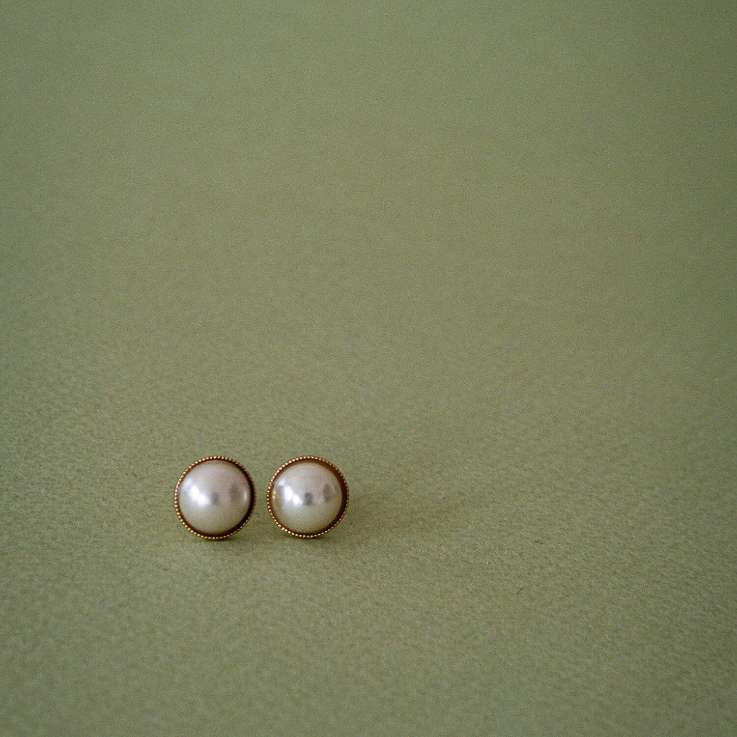 Mini Boucles d'Oreilles Puces Nélya Or Perles Boucles d'Oreilles Monsieur Simone