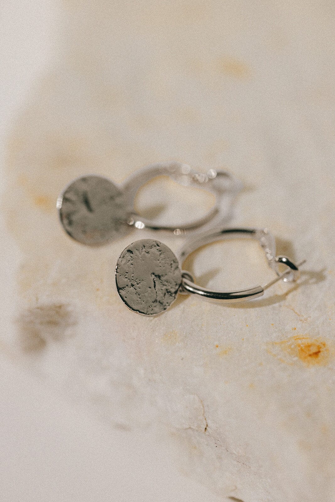 Mini Créoles Hestia Argent Ronds Martelés Boucles d'Oreilles Monsieur Simone