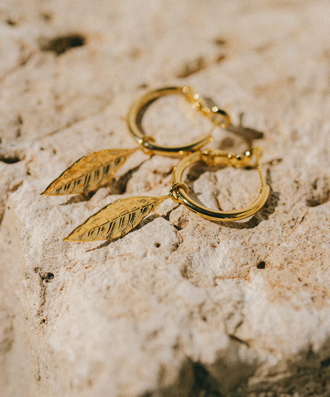 Mini Créoles Thalie Or Feuilles Boucles d'Oreilles Monsieur Simone