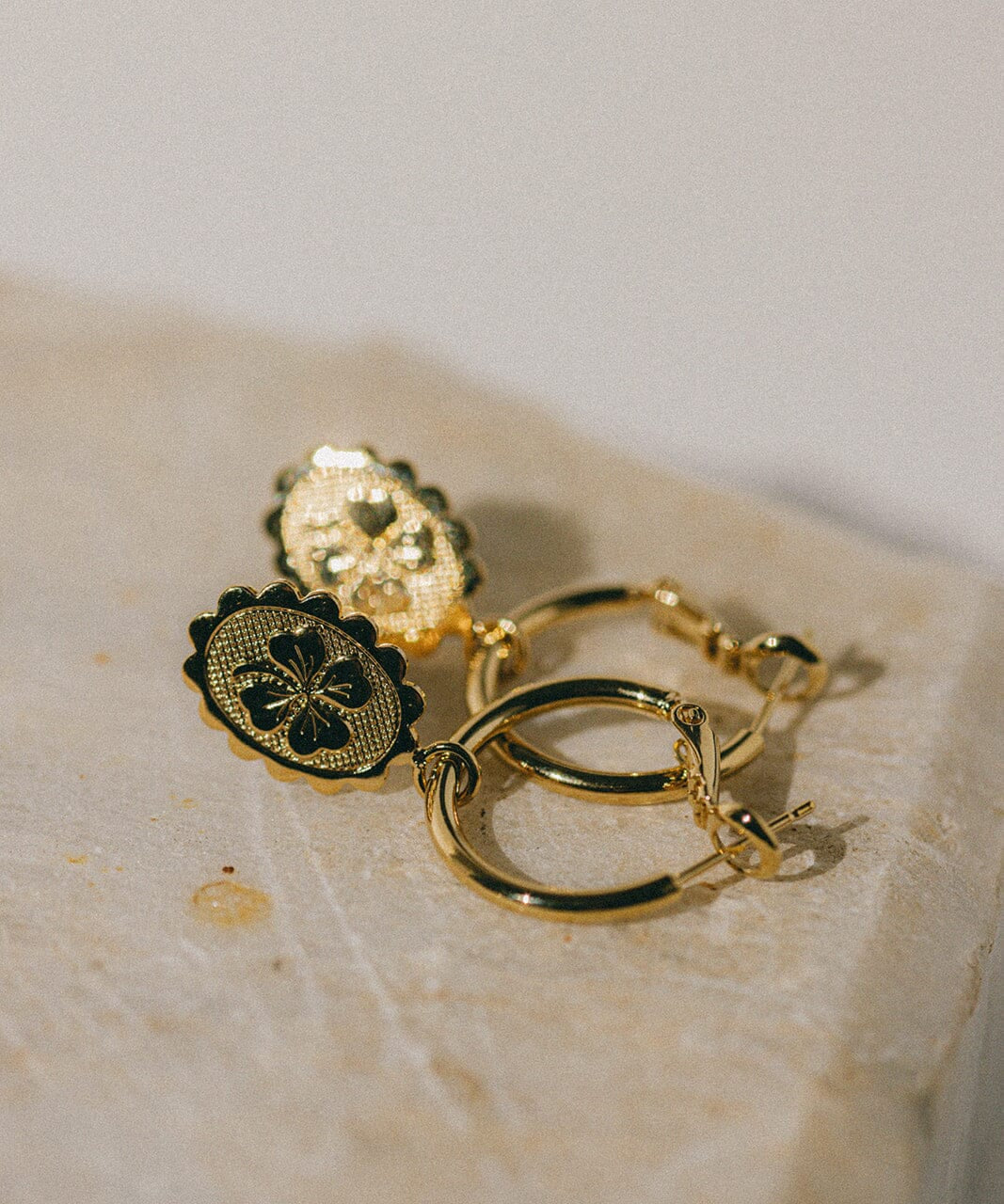 Mini Créoles Thémis Trèfles Or Boucles d'Oreilles Monsieur Simone