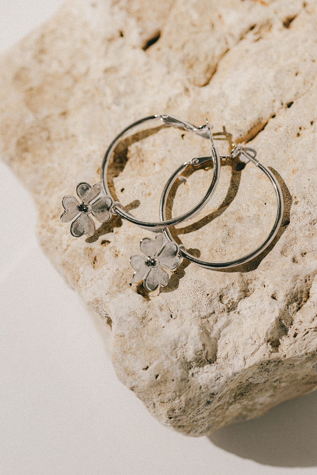 Petites Créoles Léon Argent Trèfles Boucles d'oreilles Monsieur Simone