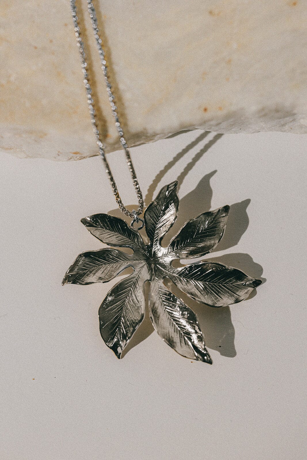 Sautoir Chloris Argent Fleur Colliers Monsieur Simone