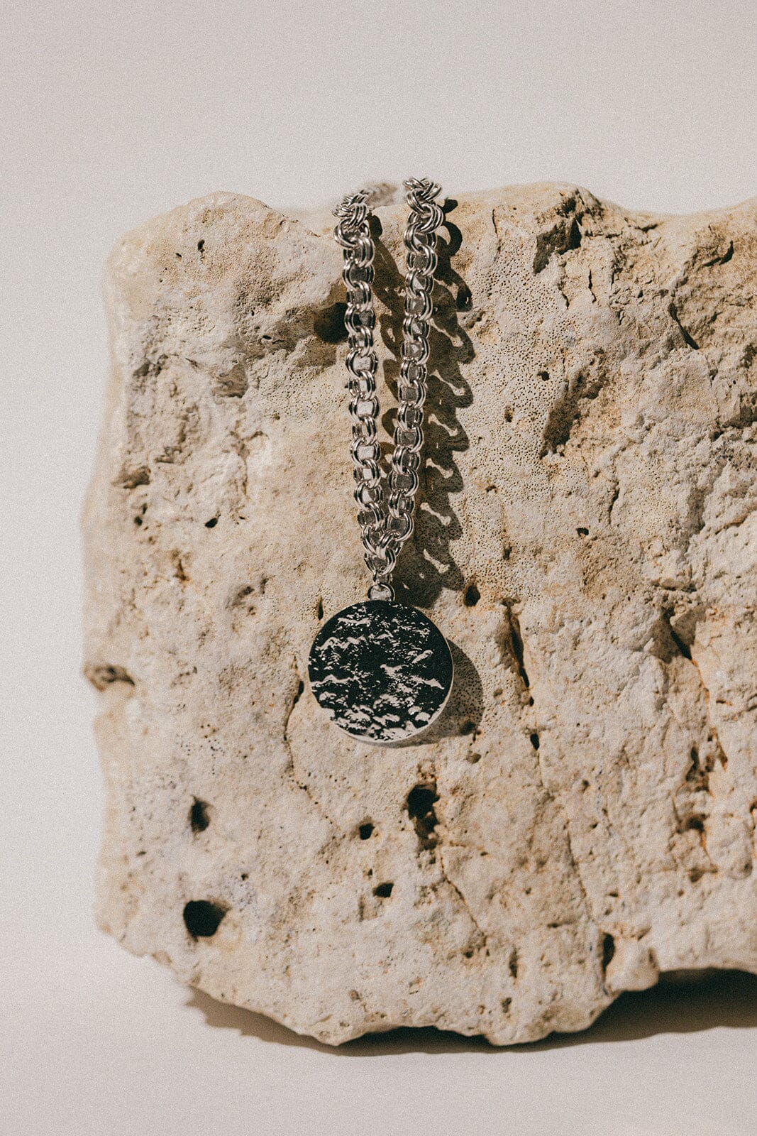 Sautoir Hestia Argent Rond Martelé Colliers Monsieur Simone