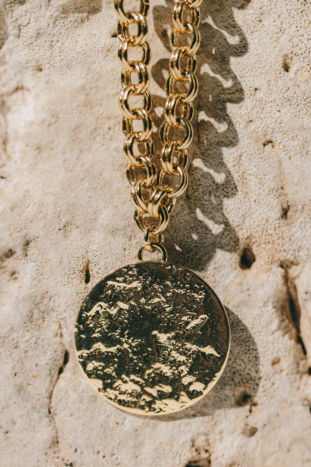 Sautoir Hestia Or Rond Martelé Colliers Monsieur Simone