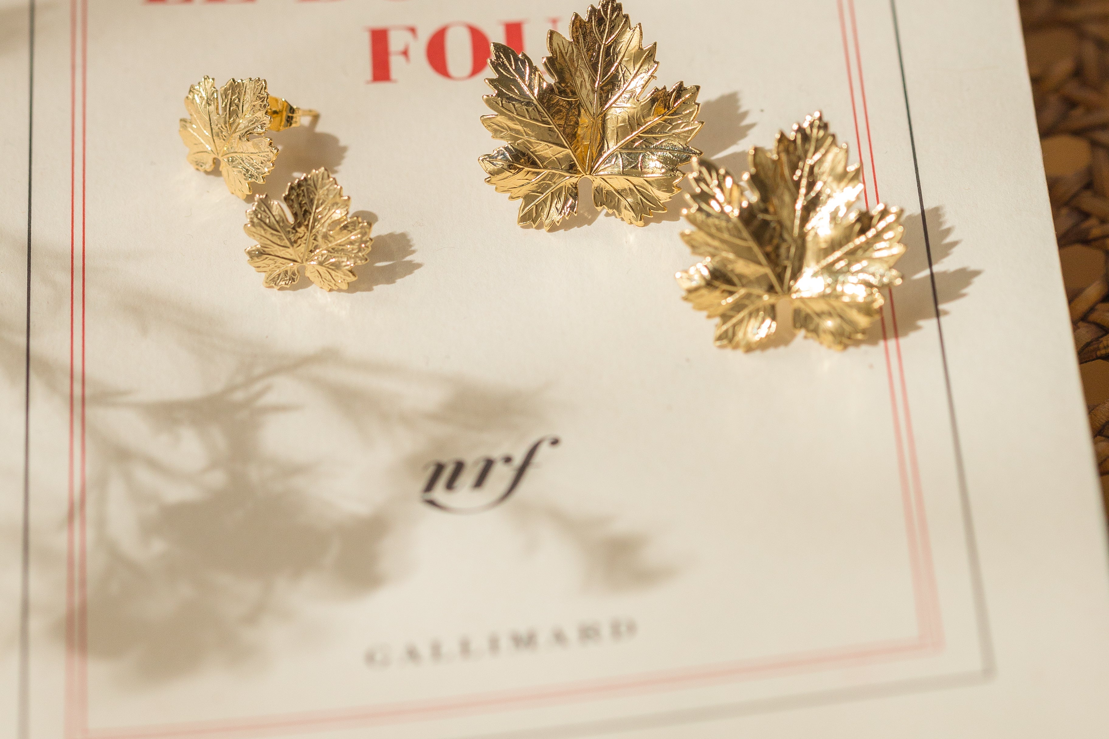 Boucles d'Oreilles Puces Héra Or Feuilles Boucles d'Oreilles Monsieur Simone