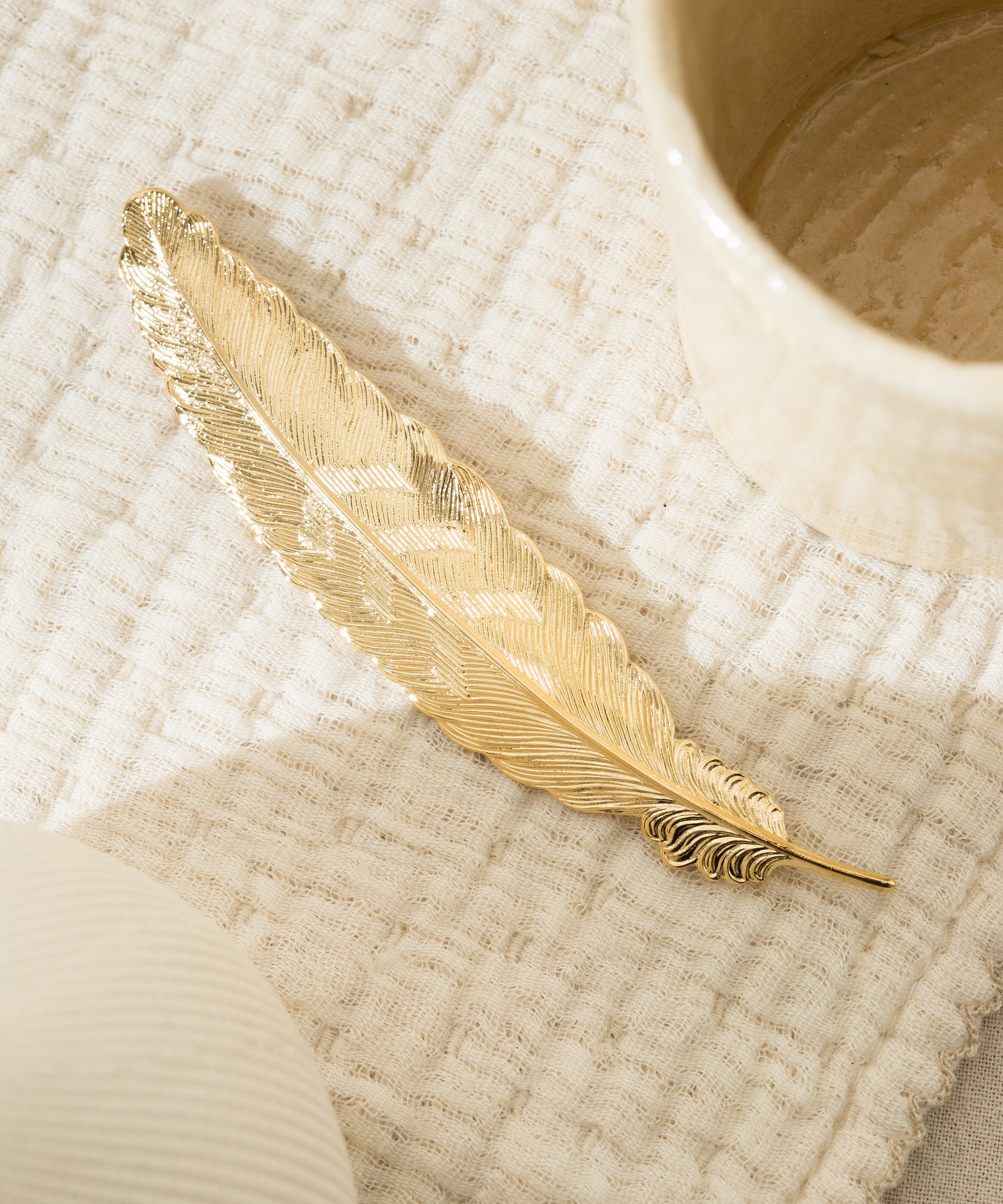 Broche Phébé Or Plume Accessoires Monsieur Simone