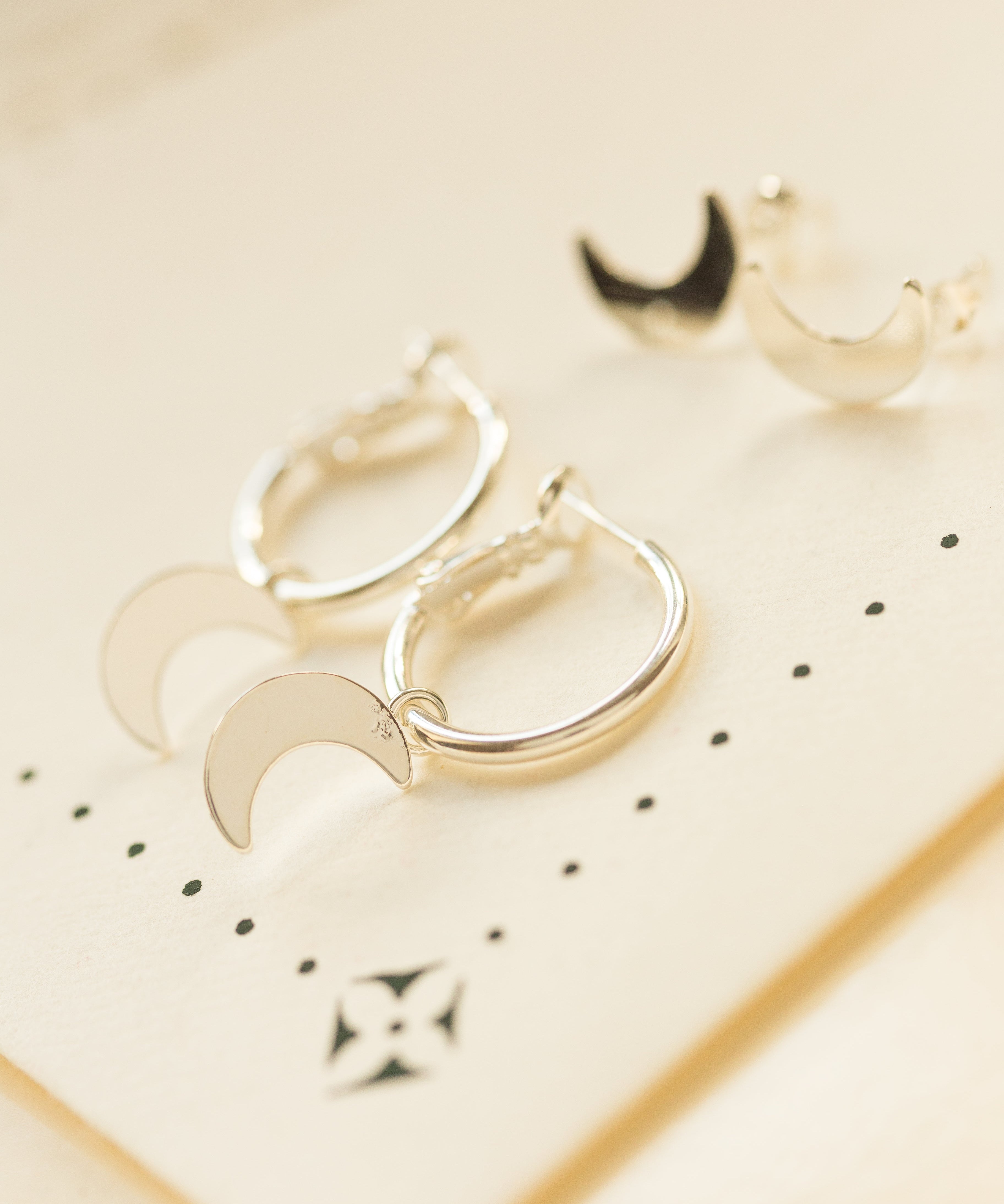 Mini Créoles Séléné Argent Lunes Boucles d'Oreilles Monsieur Simone